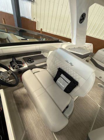 2026 Sea Ray SLX 310 - 11