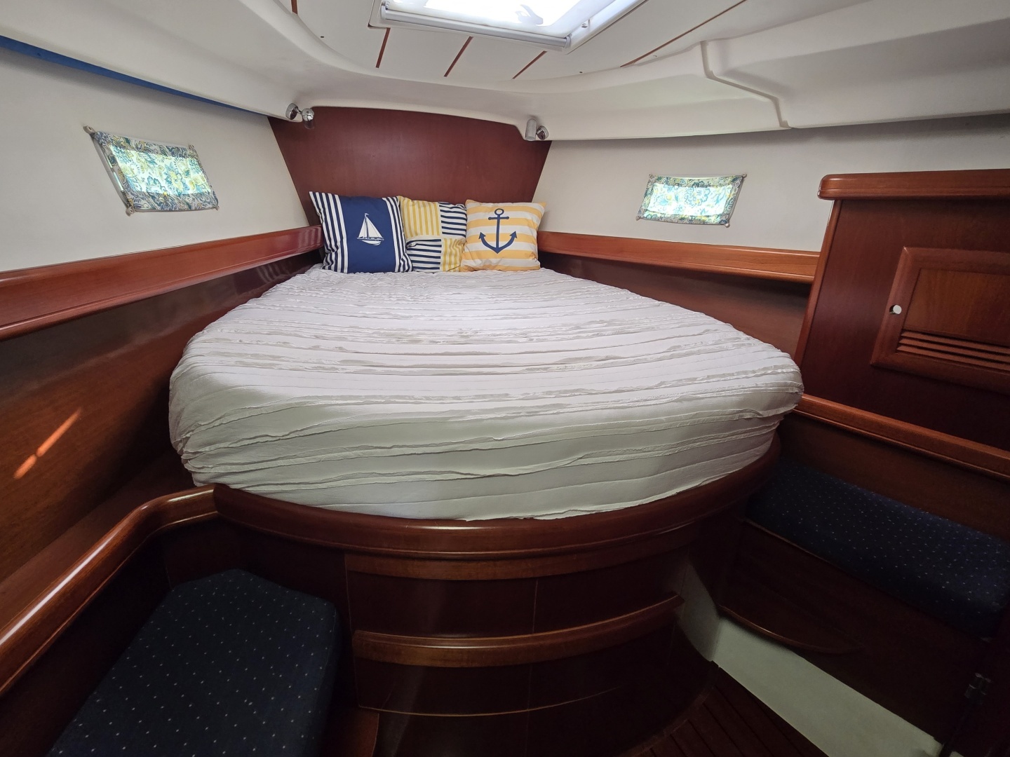 2004 Beneteau 423 - Image 50