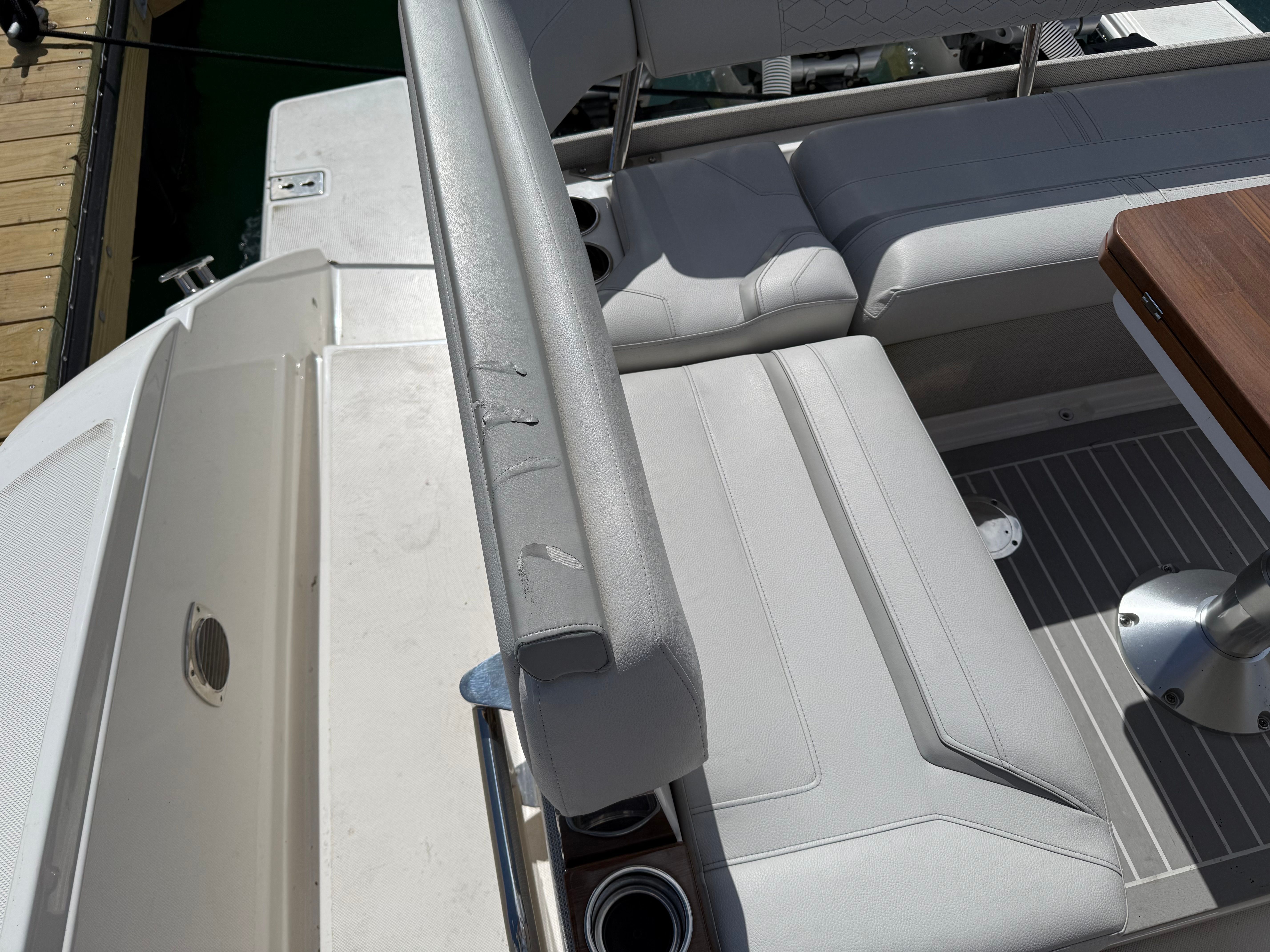 2024 Tiara Yachts 38 LS - 50