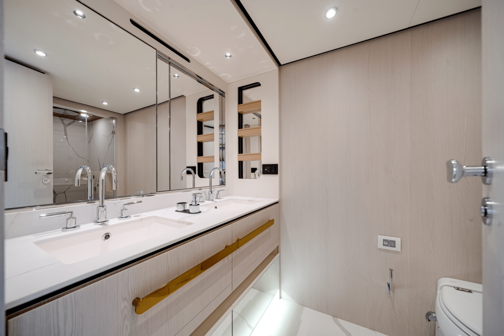 2026 Azimut Fly 78 - Image 48