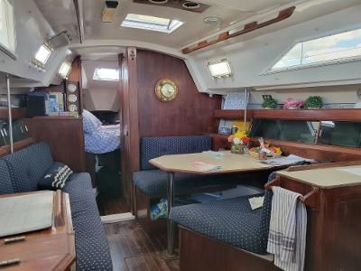 1983 Hunter 31 - 7