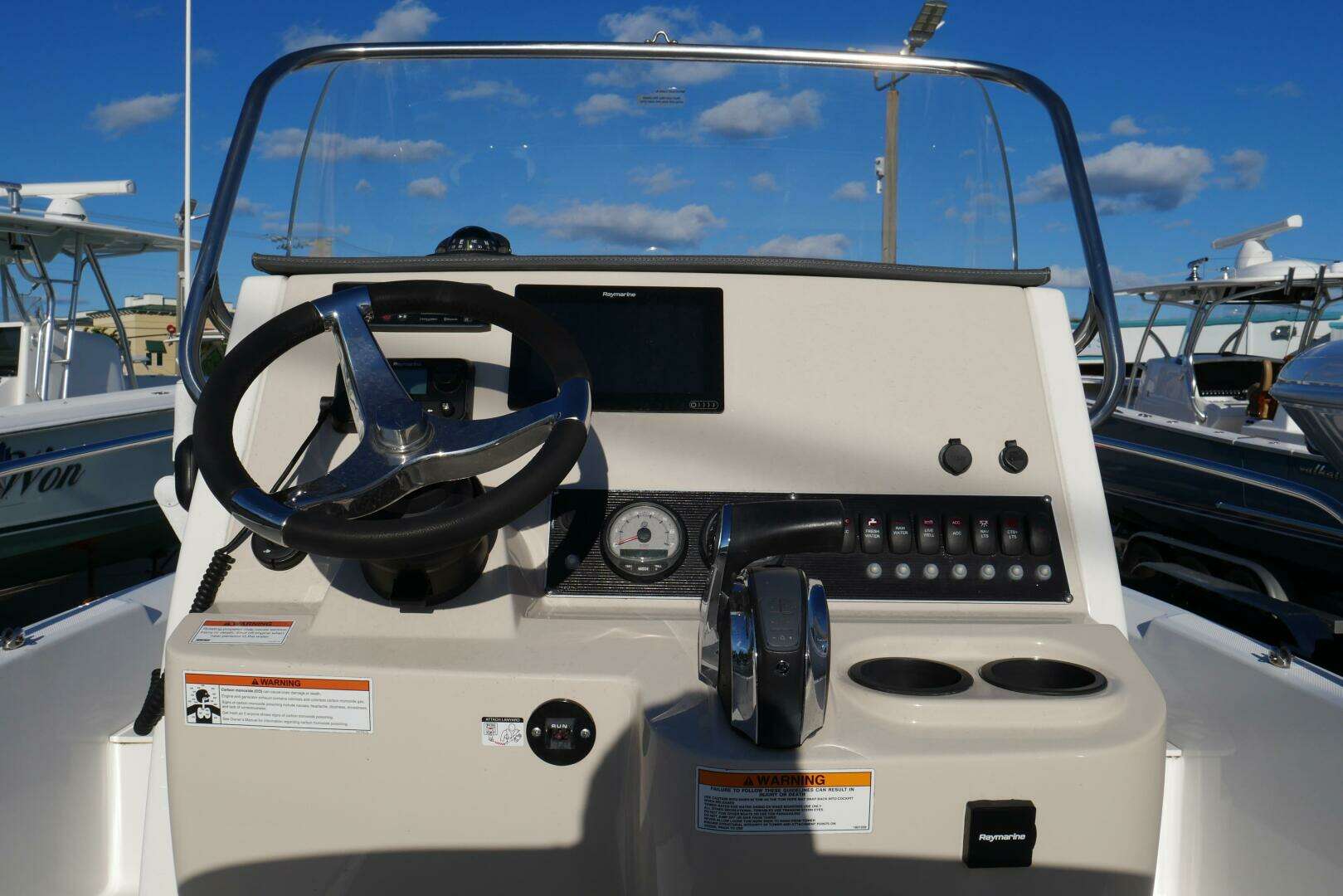 2020 Boston Whaler 210 Dauntless - Image 11