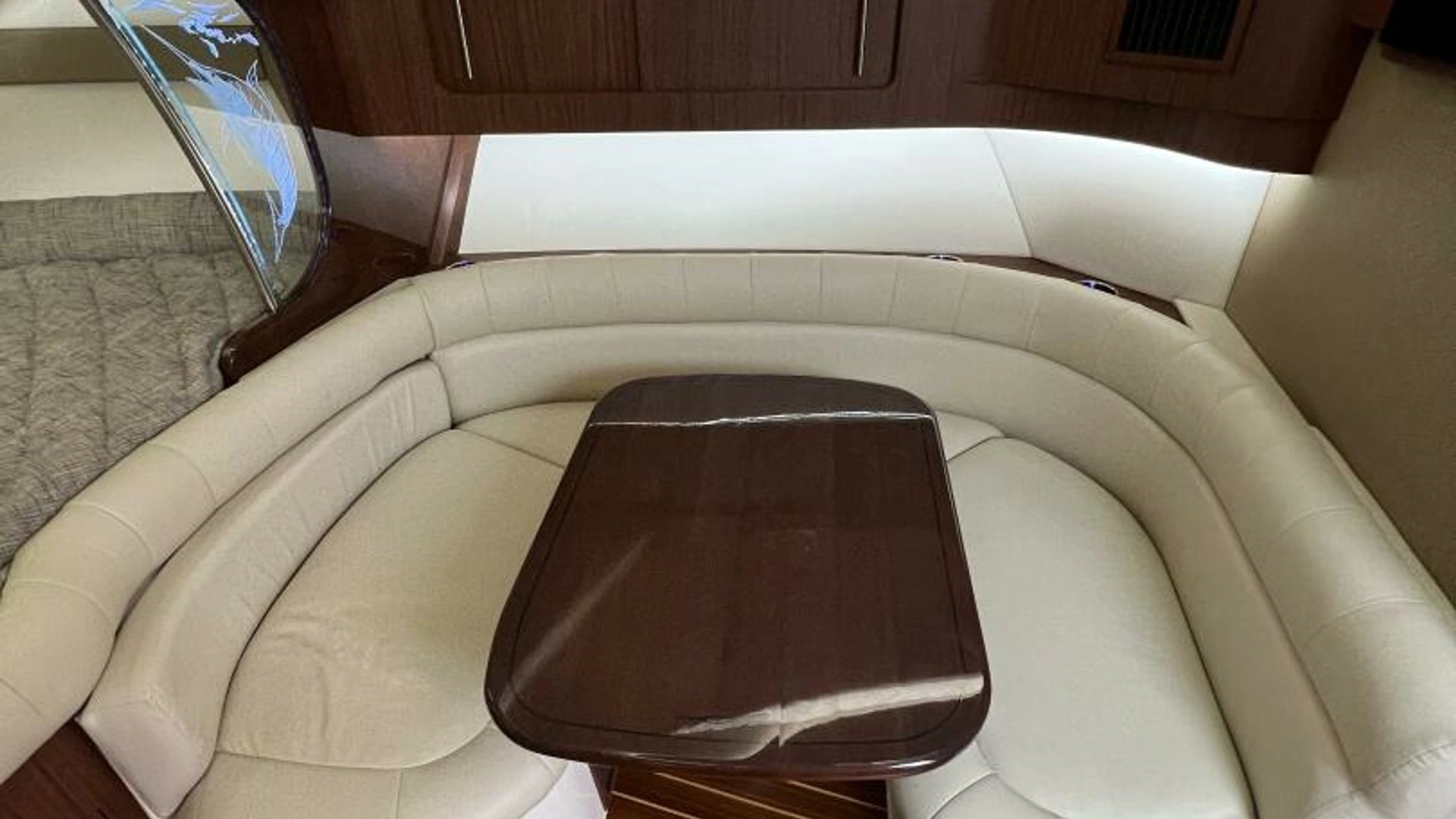 2018 Grady-White 370 Express - Image 8