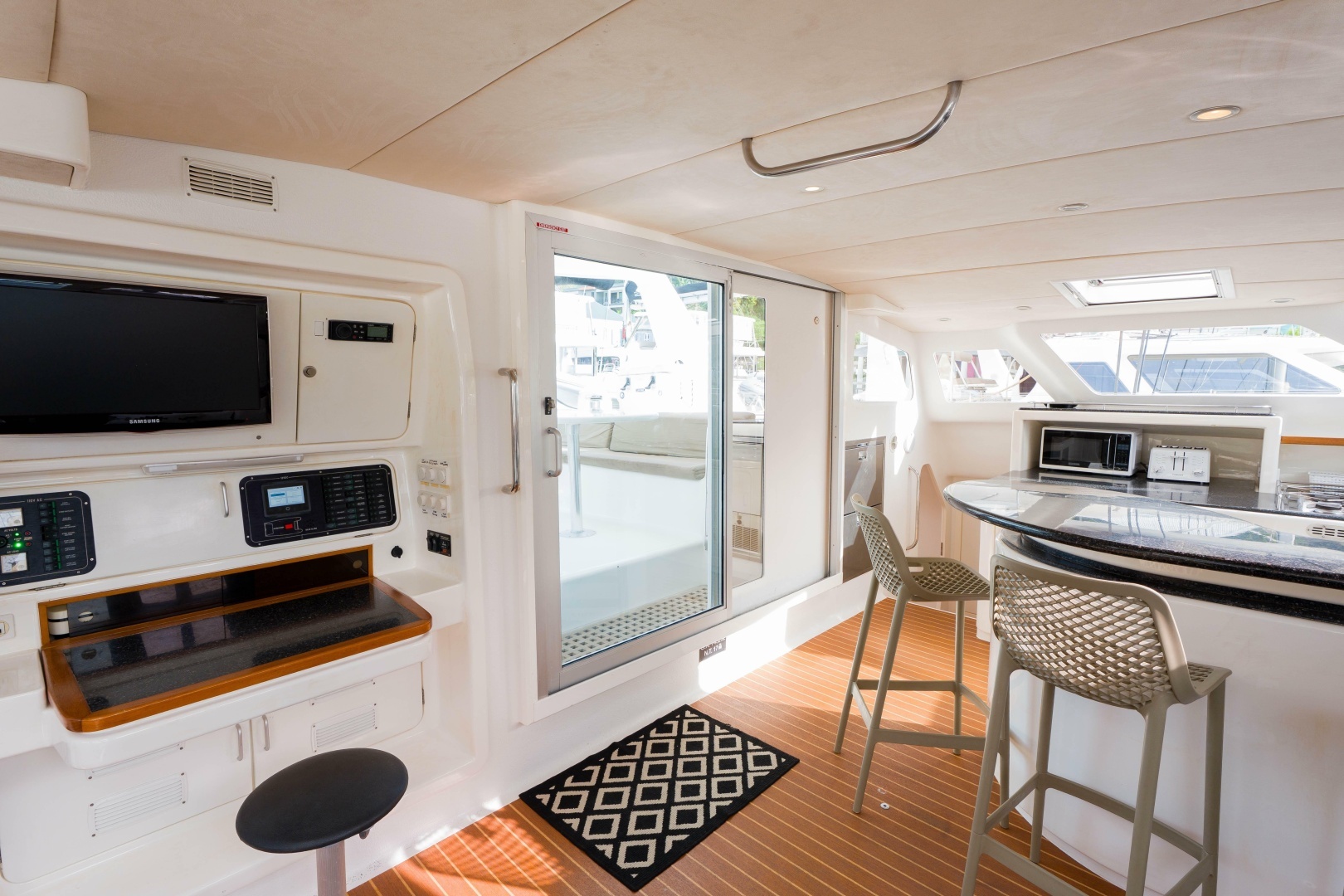2011 Voyage Yachts 520 - Image 25