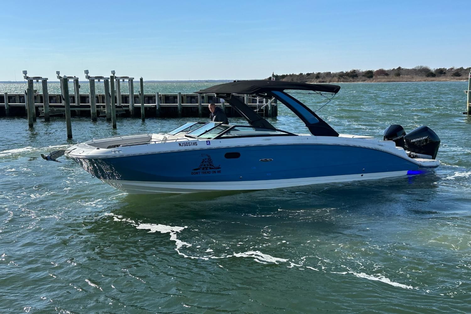 2023 Sea Ray SDX 290 Outboard