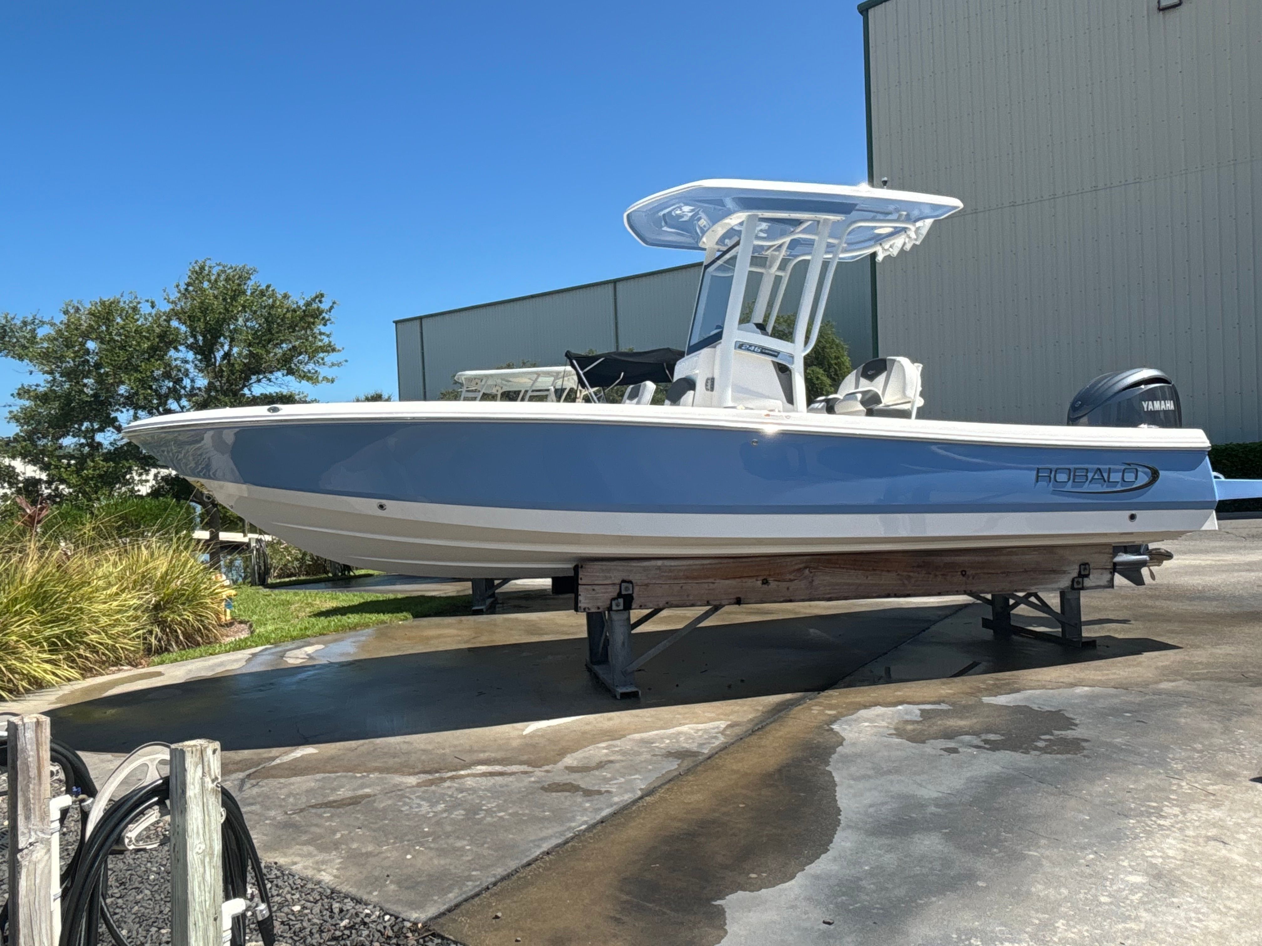 2024 Robalo CAYMAN - 3