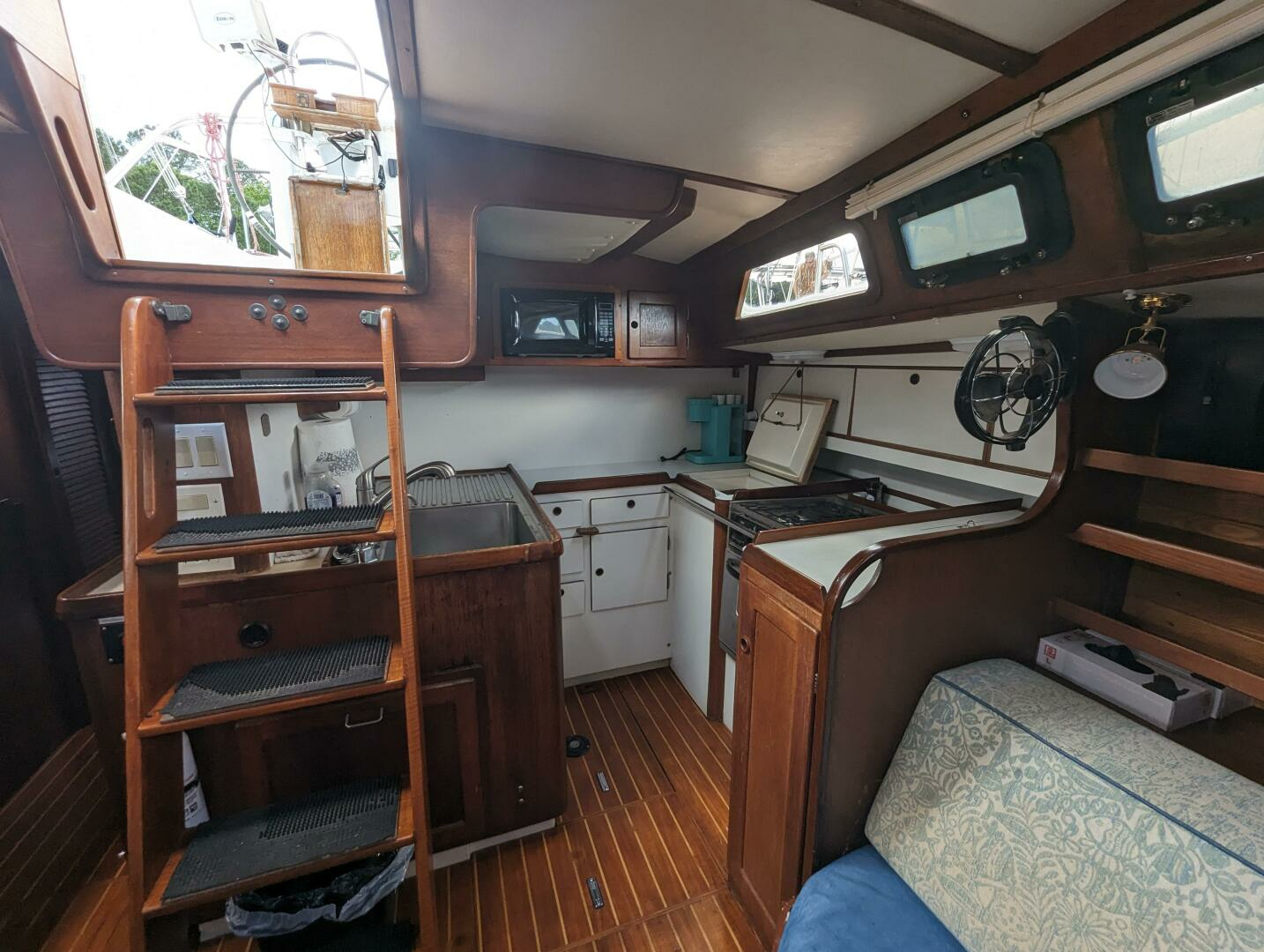 1989 Freedom 45 CC - Image 28