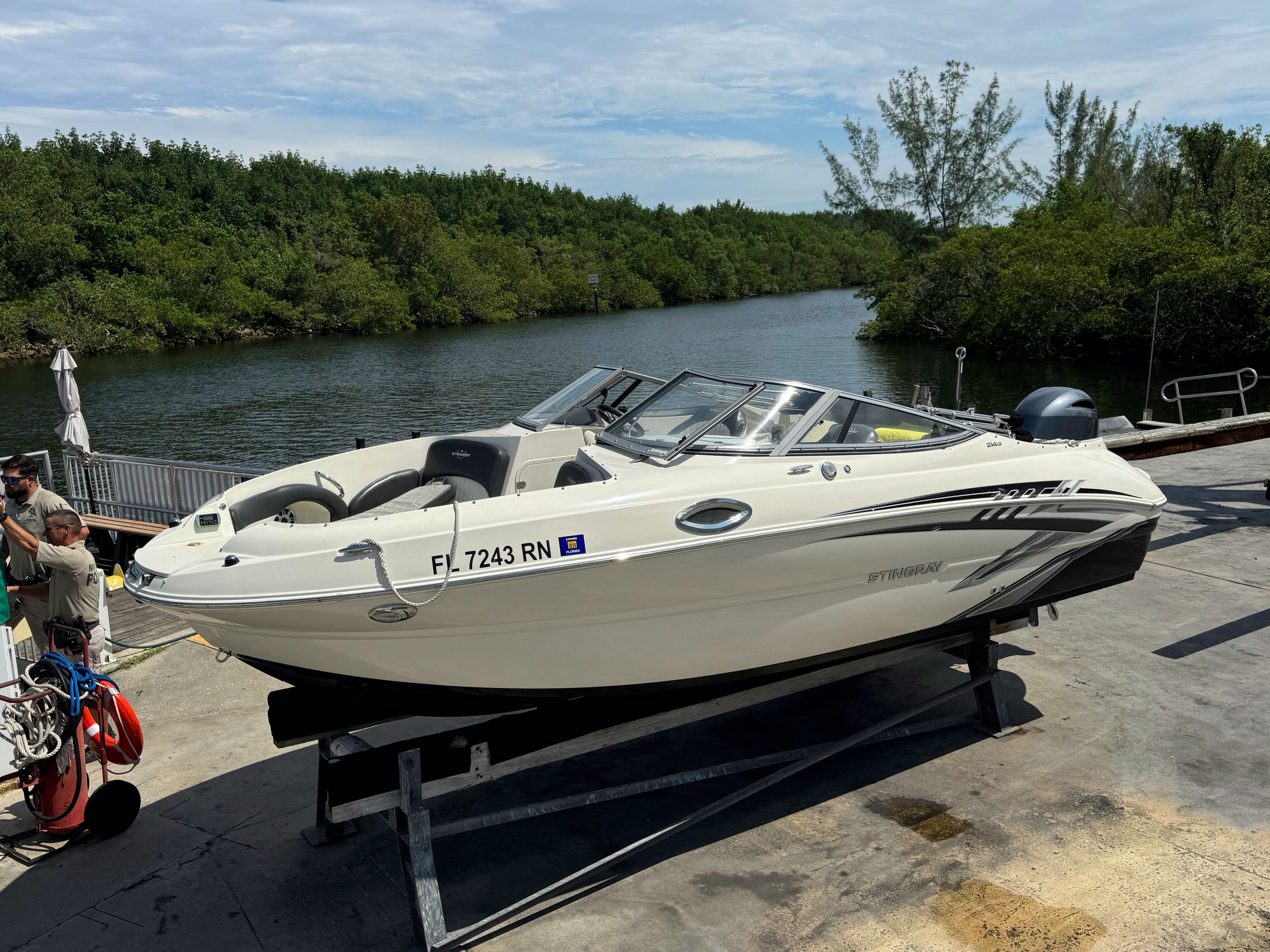 2017 Stingray 214 LR