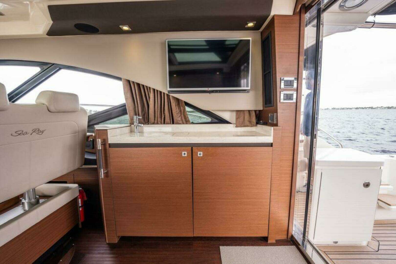 2015 Sea Ray 510 Sundancer - Image 8
