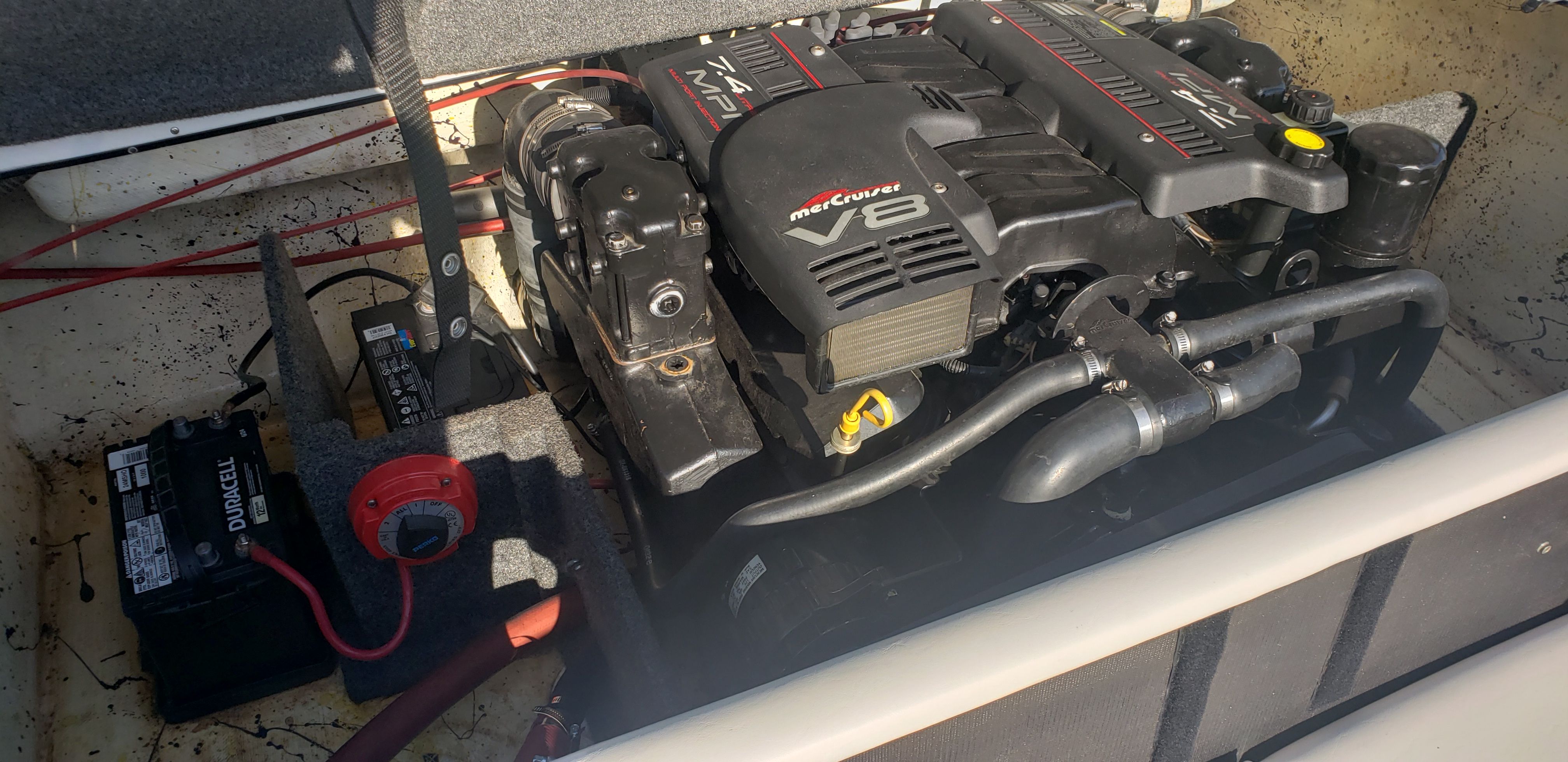 Engine compartment of a 1999 Eliminator 220 Eagle XP with MerCruiser V8.