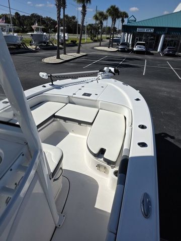2023 Robalo 246 Cayman - 13
