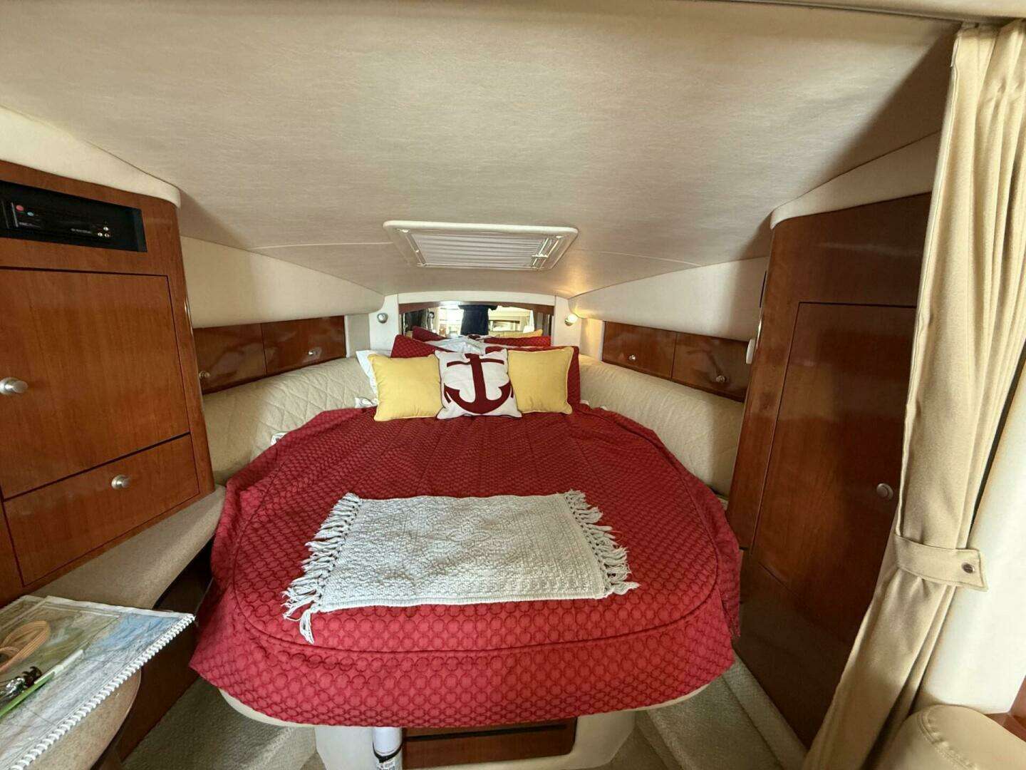 2007 Sea Ray 320 Sundancer - Image 17