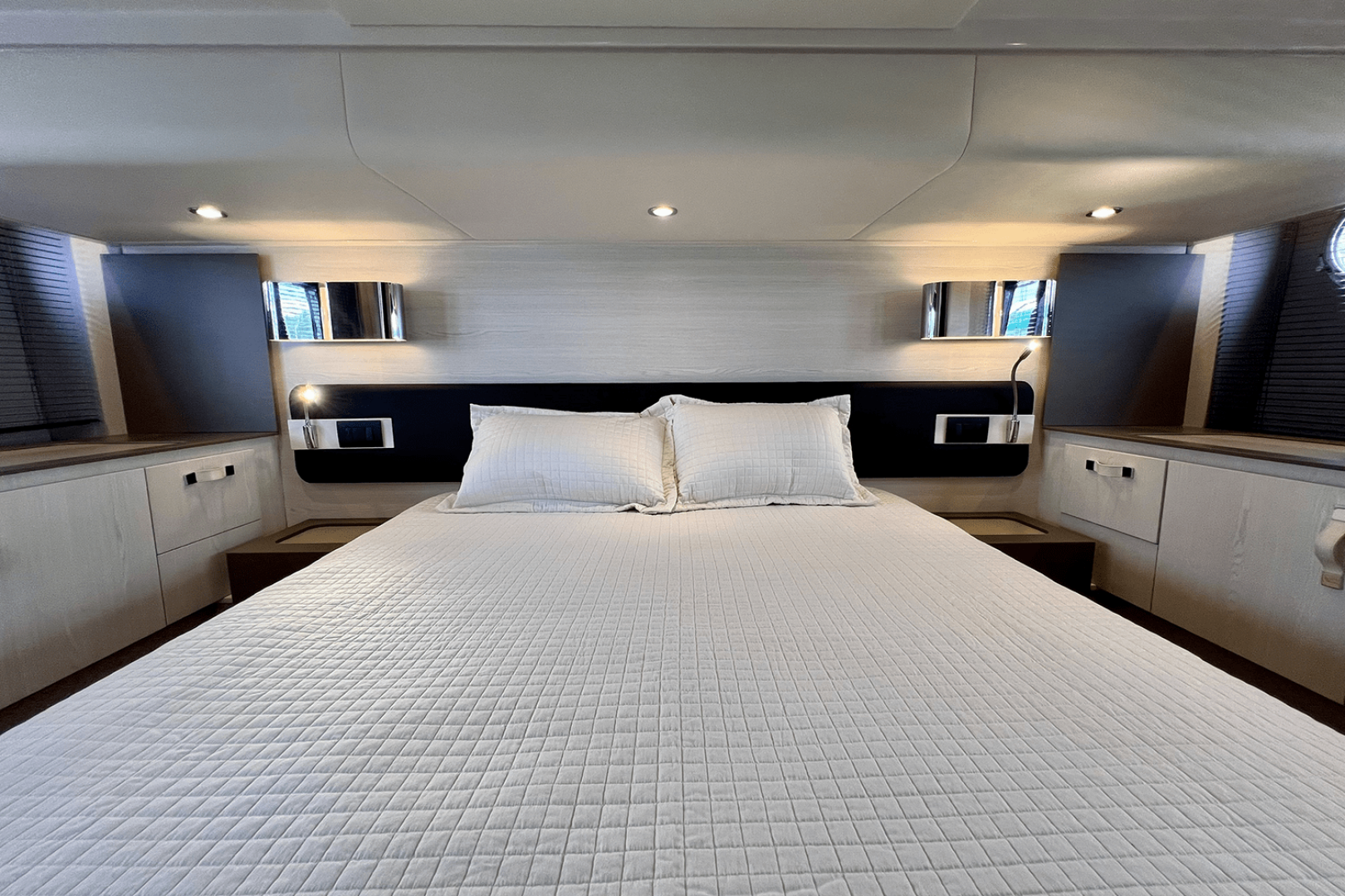 2019 Azimut 50 FLYBRIDGE - Image 80