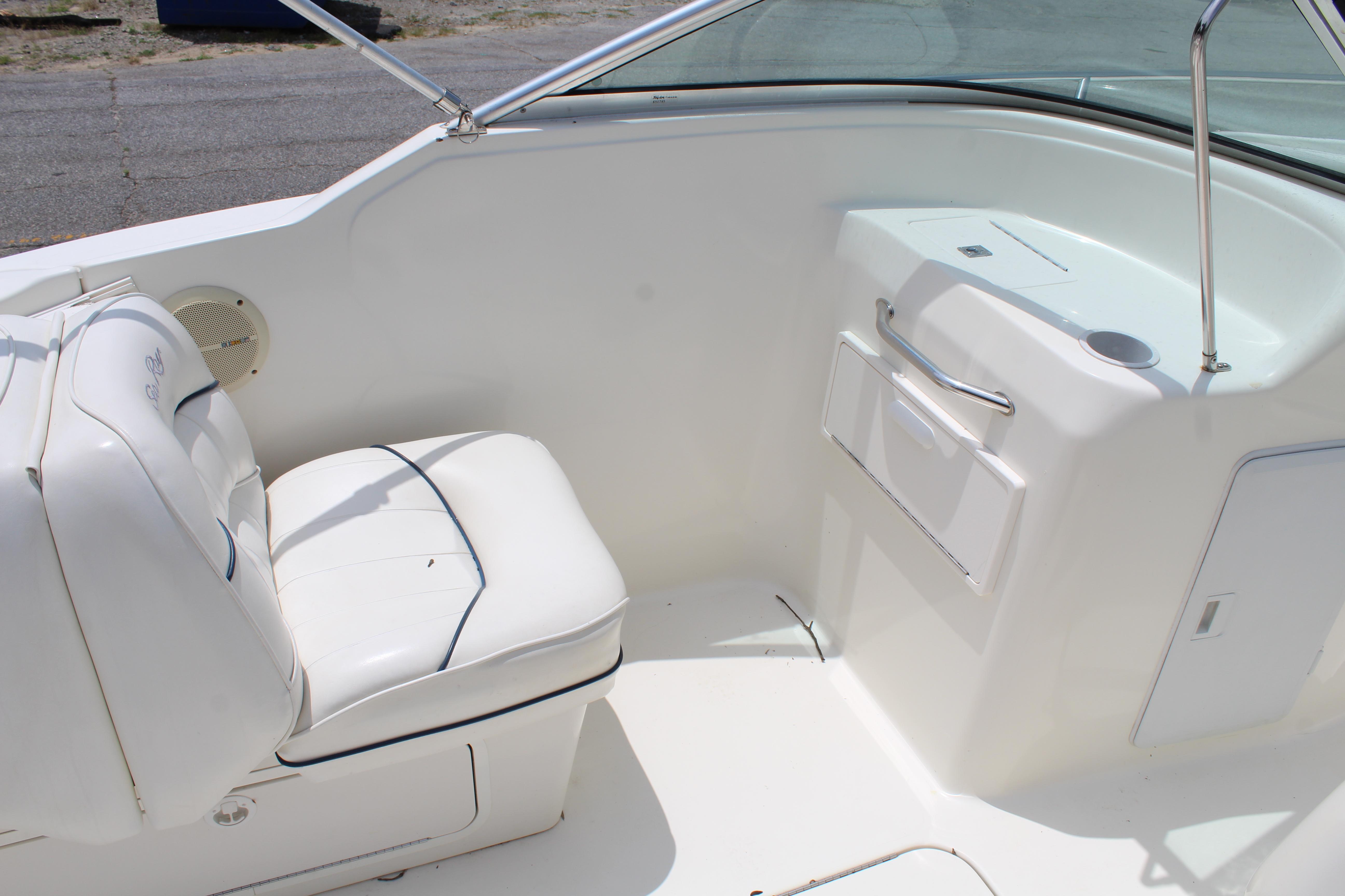 1999 Sea Ray 210 Dual Console - 11