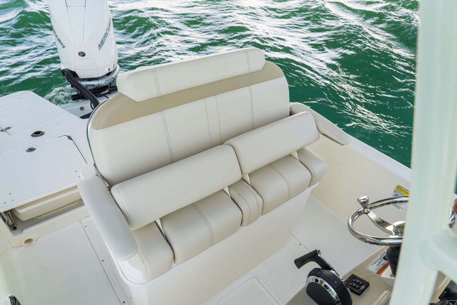 2027 Boston Whaler 25DA - 57