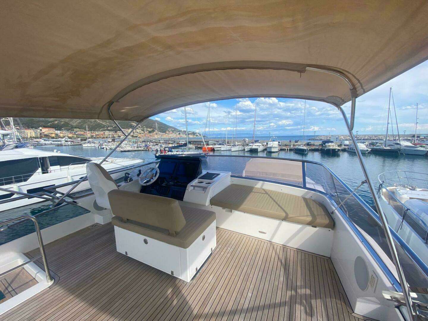 2016 Azimut 77S - Image 18