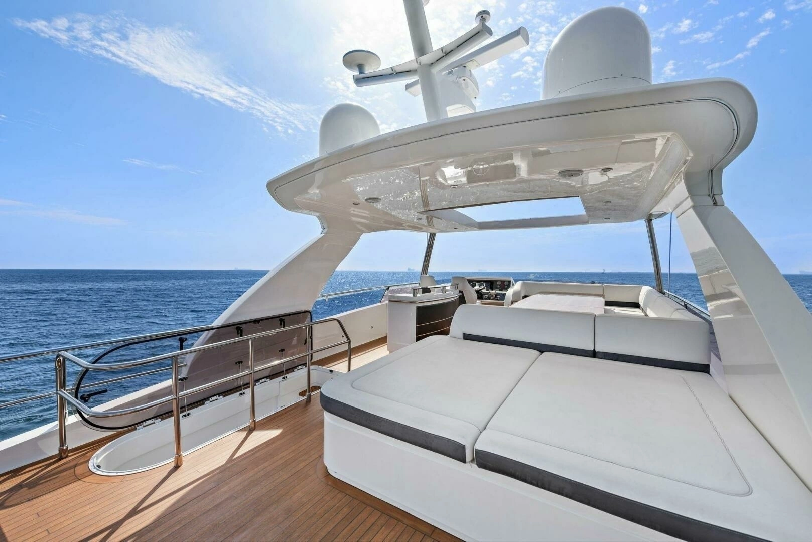 2015 Princess 72 Motoryacht - Image 12