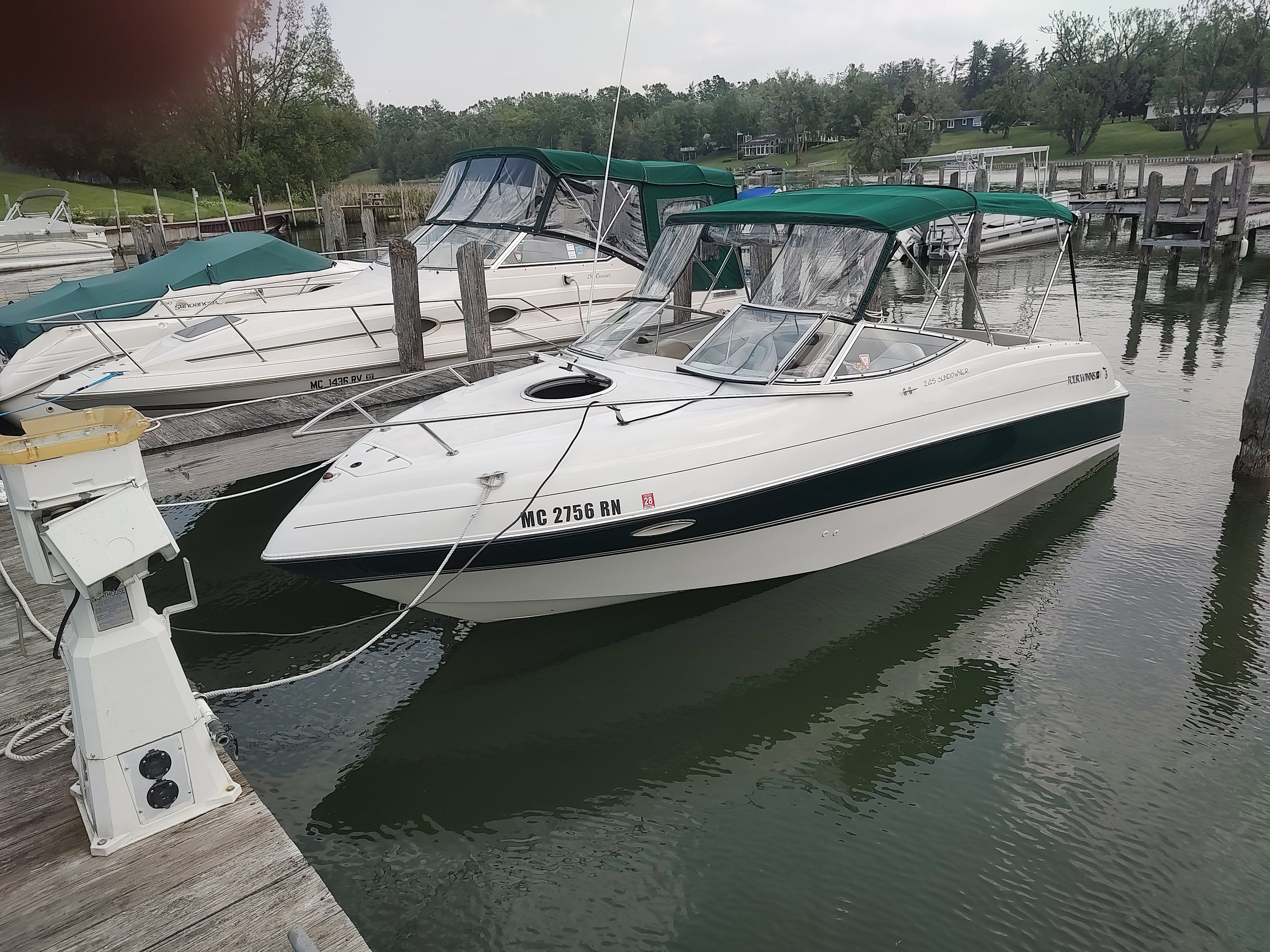 1998 Four Winns 245 Sundowner - 2