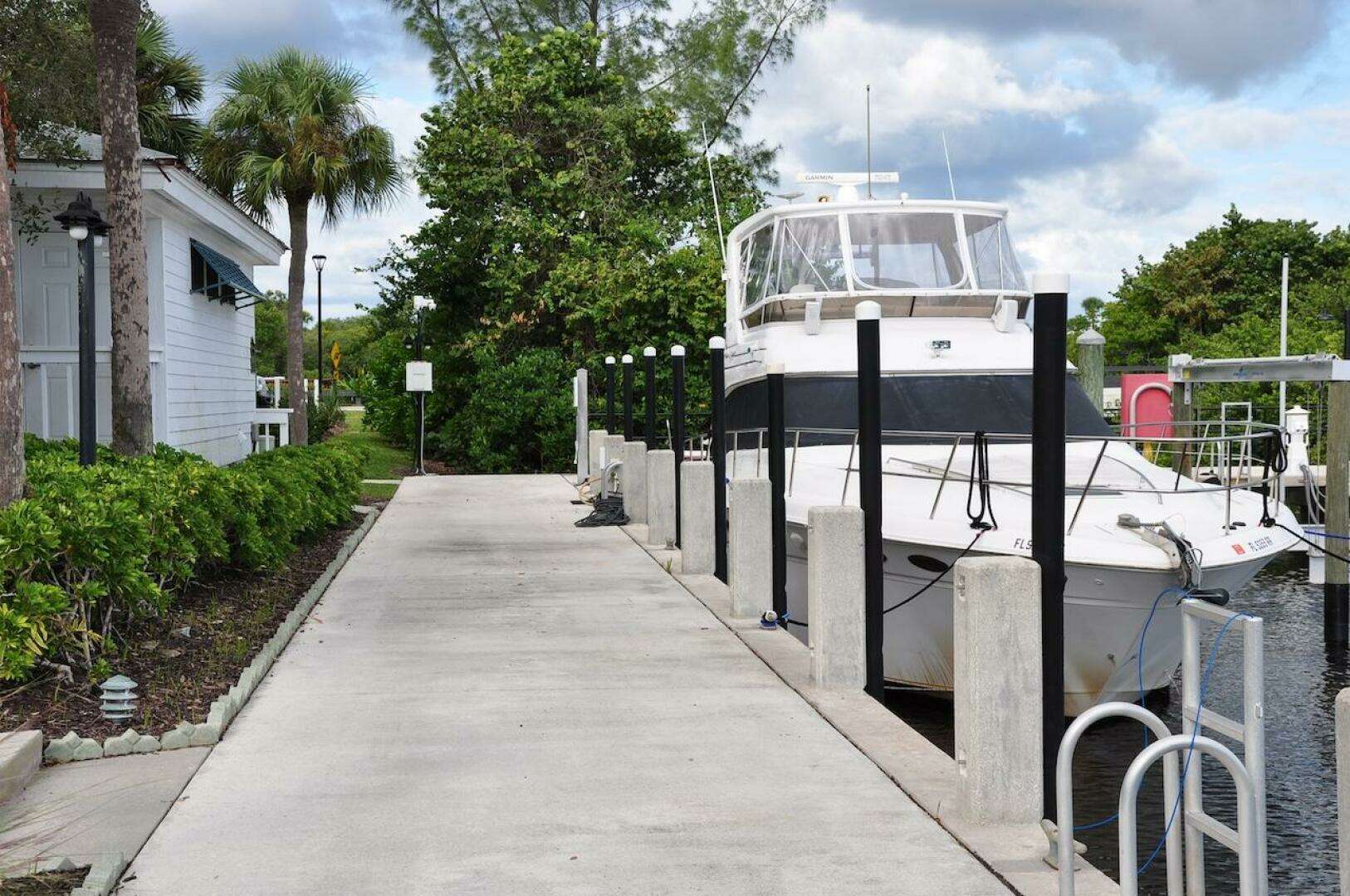 1998 Sea Ray 480 Sedan Bridge - Image 24