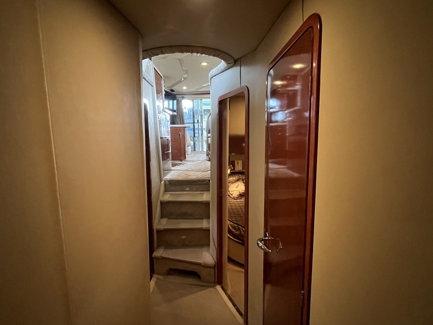 2003 Sea Ray 480 Sedan Bridge - Image 35