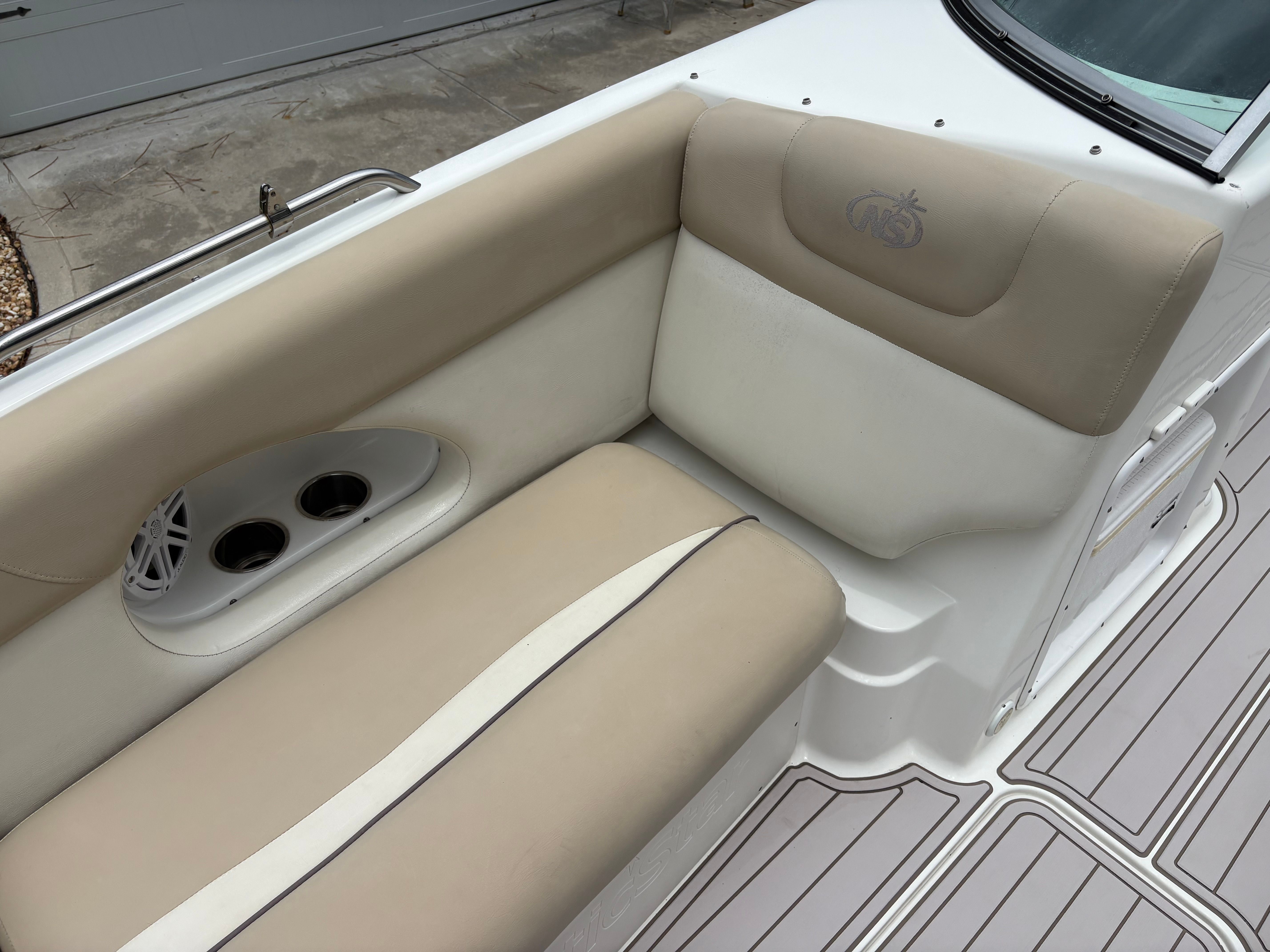 2016 NauticStar 243DC Sport Deck - 12