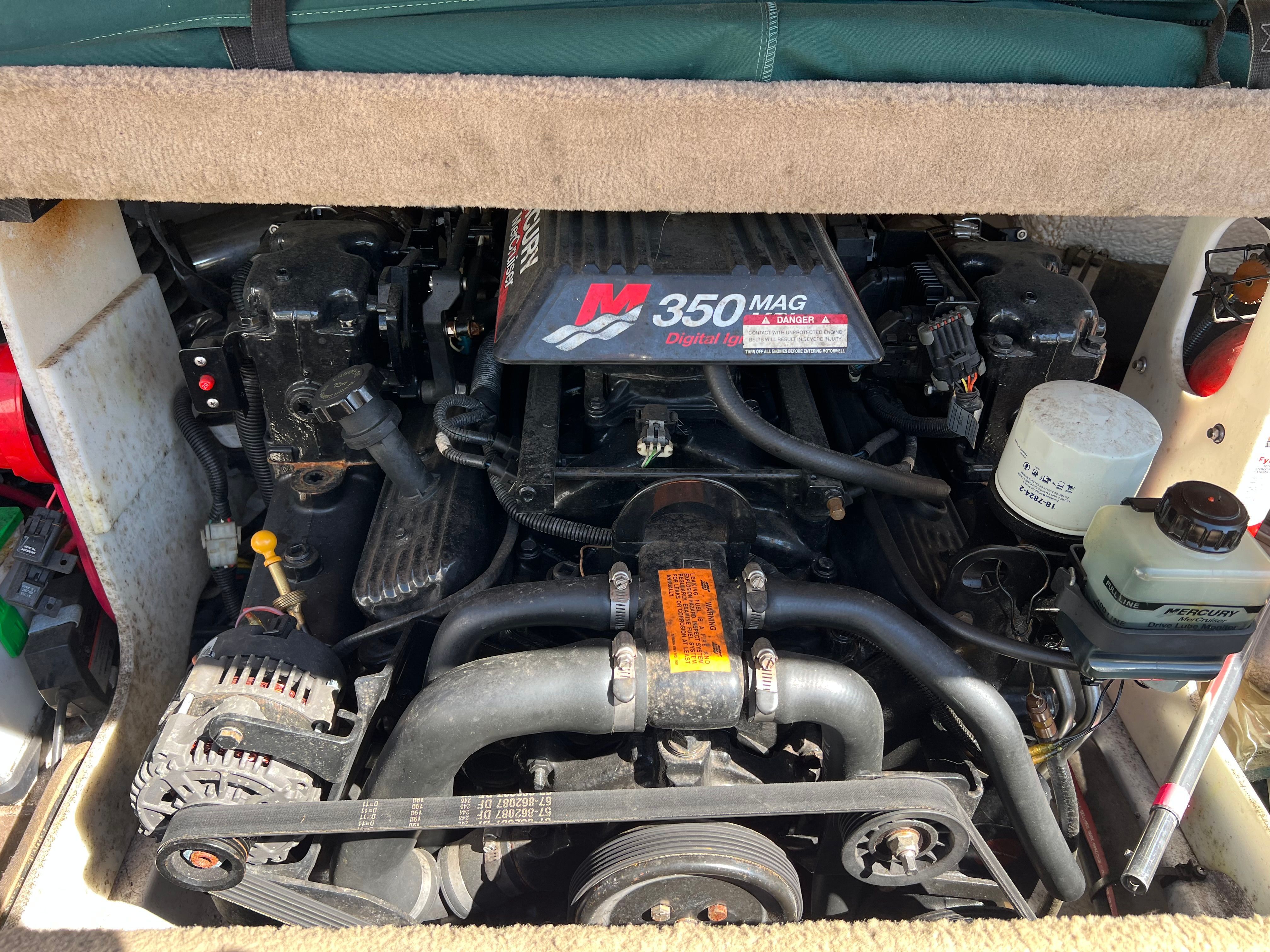 2001 Chaparral 216 SSi - 19