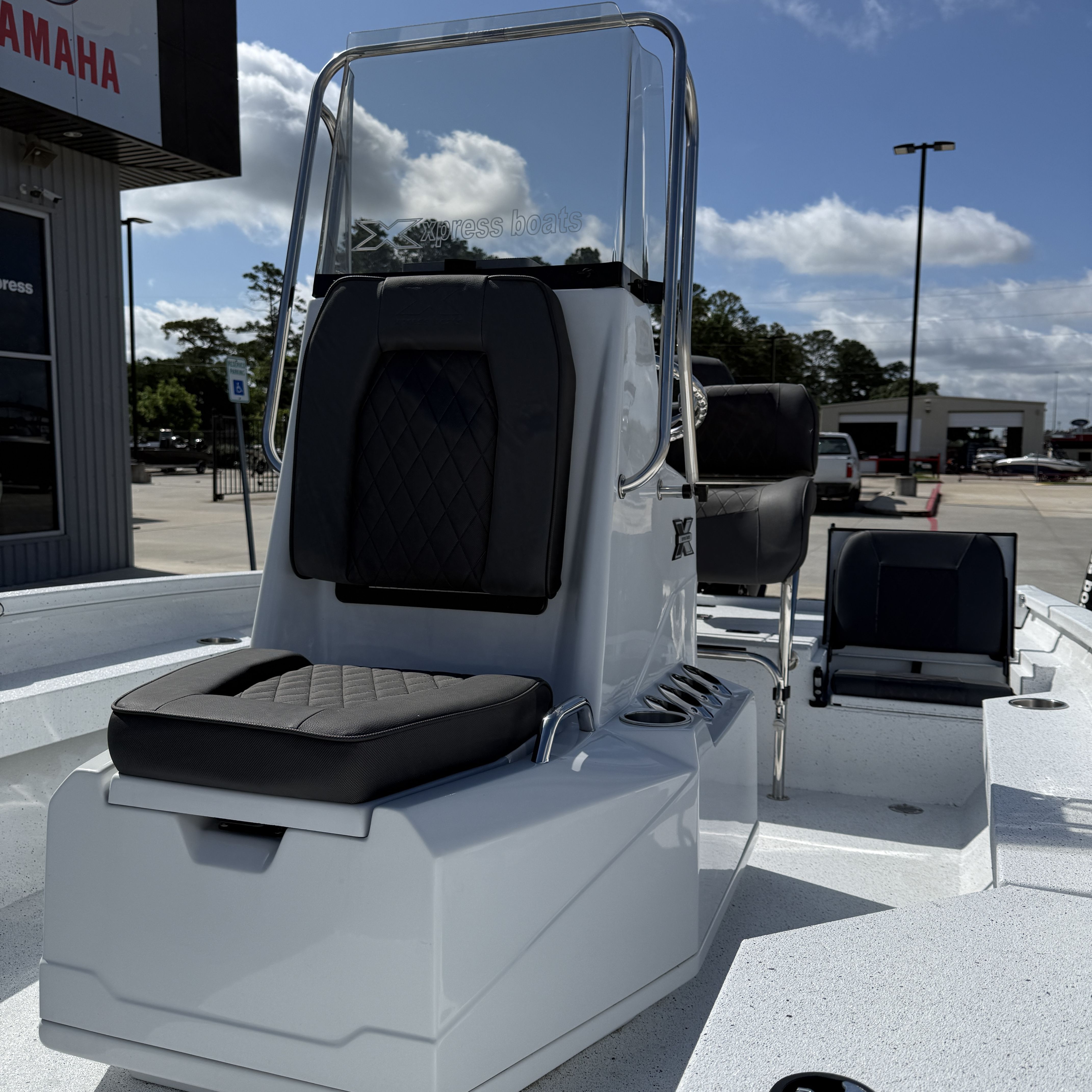 2026 Xpress H20B Bay - 8