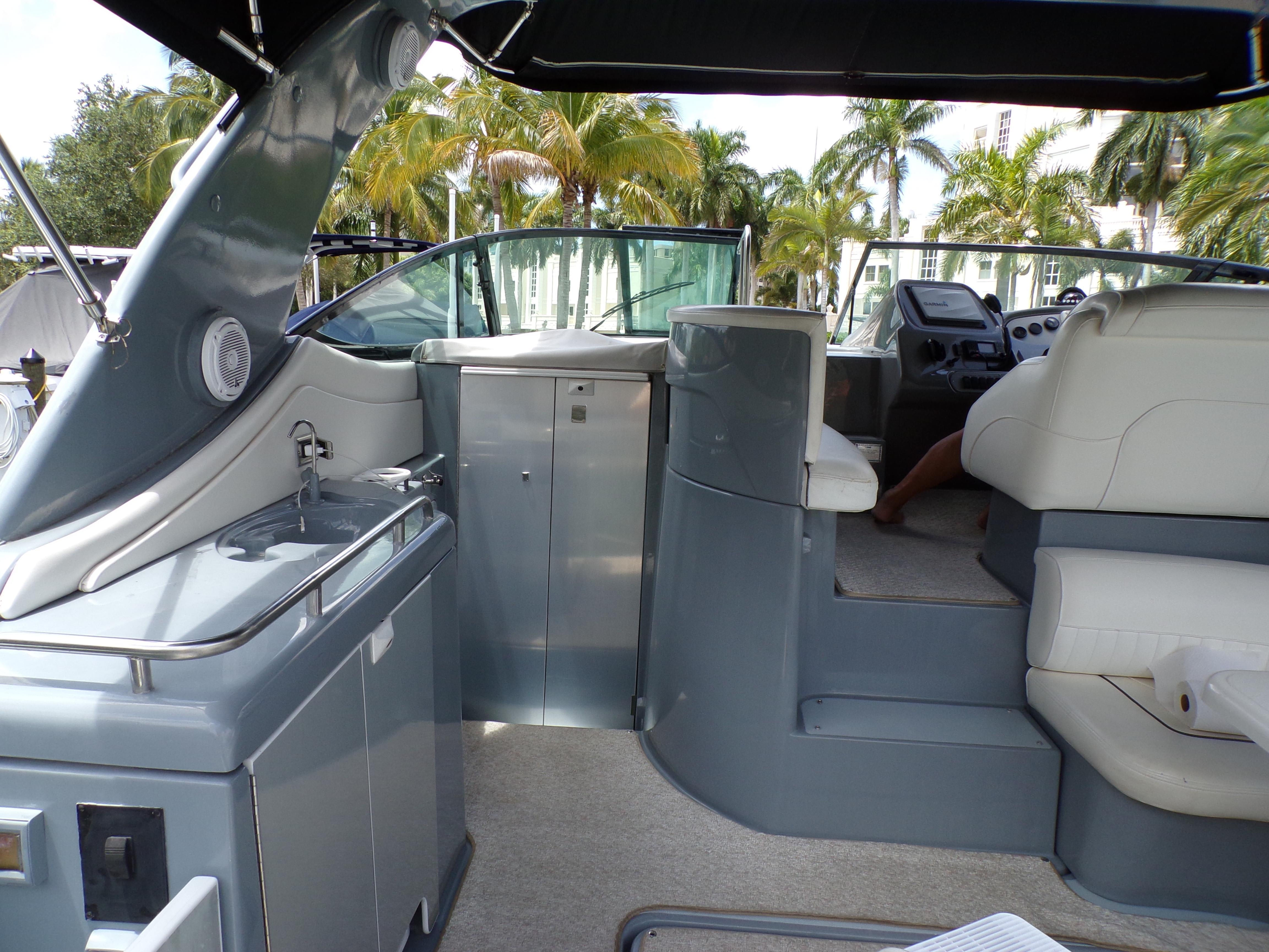 2005-Cruisers-Yachts-370-Express-MarineMax-Naples