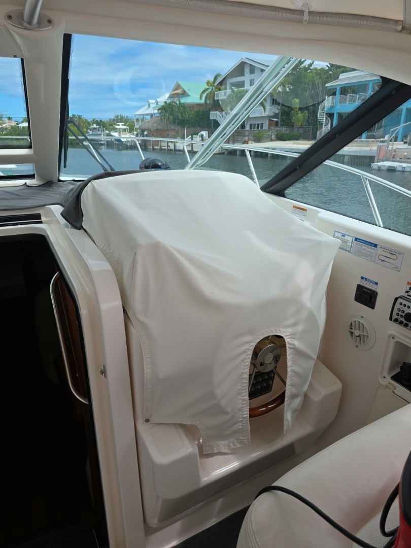 2006 Tiara Yachts 3600 Open - Image 12