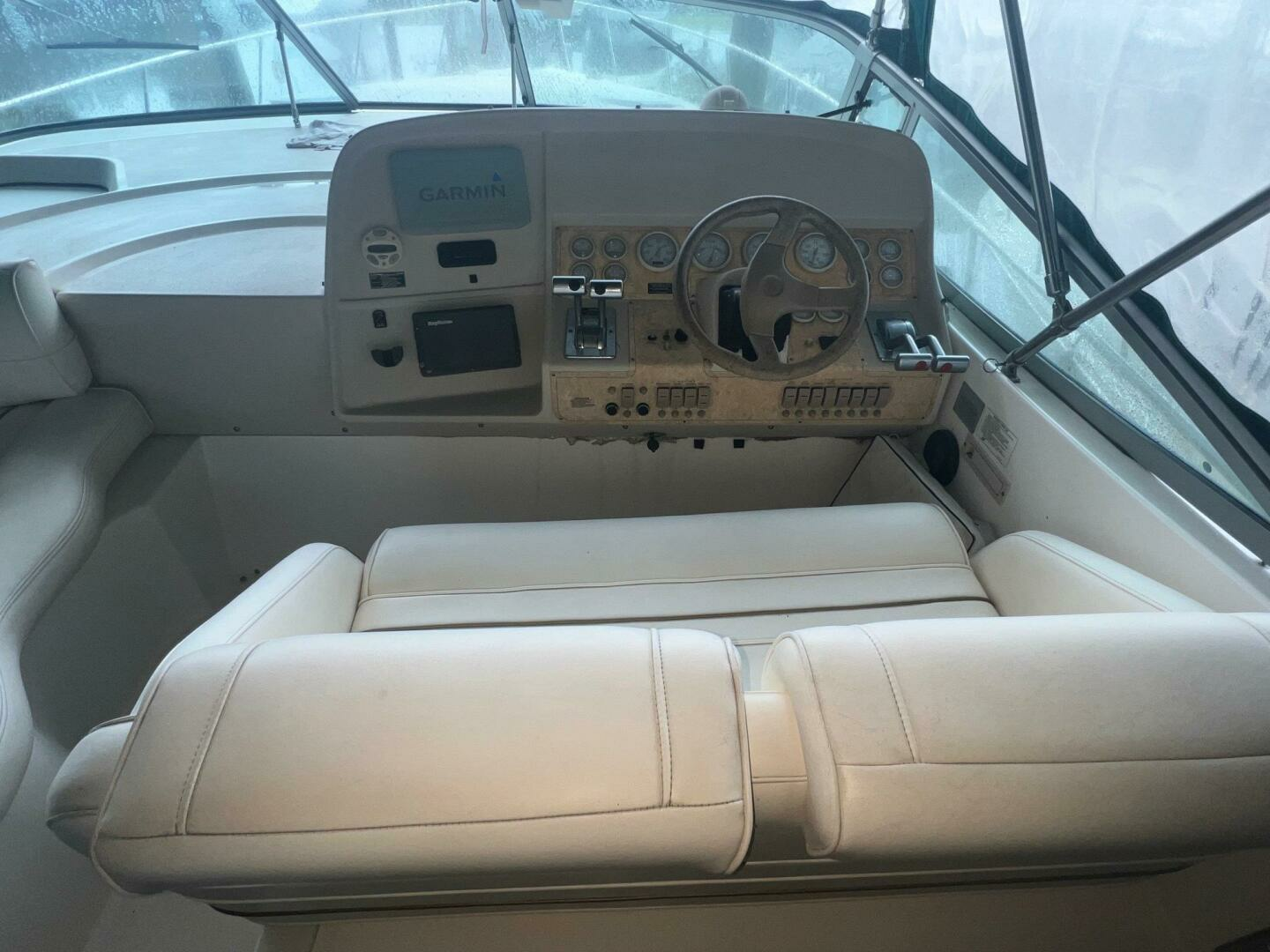 1997 Cruisers Yachts 3575 - Image 11