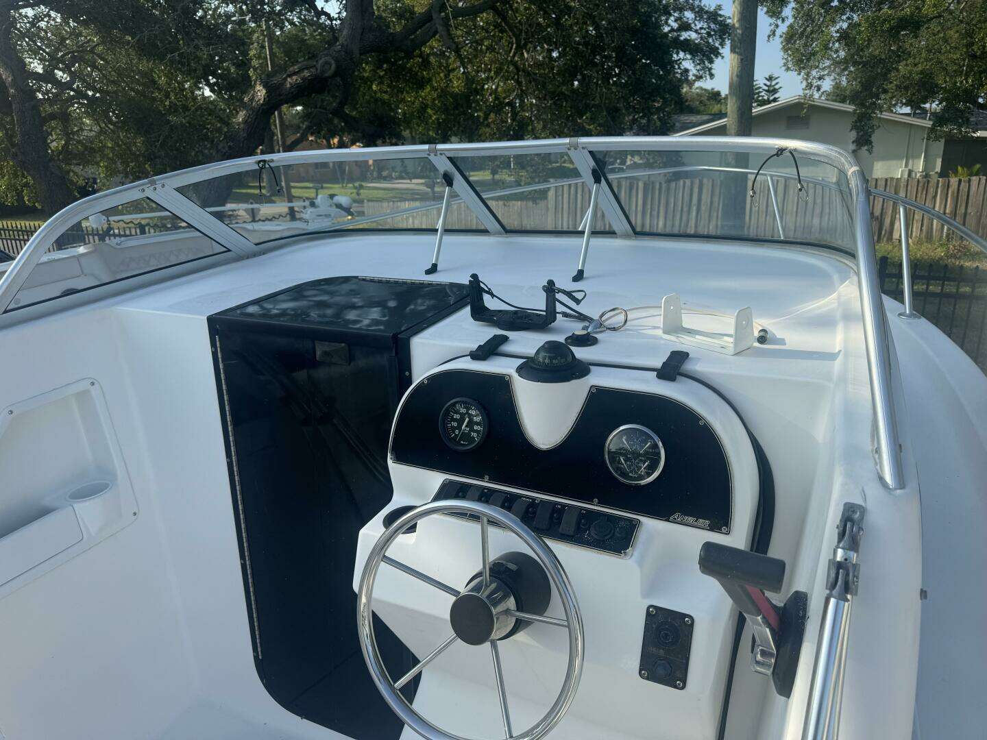 2004 Angler 220 Walkaround - Image 10