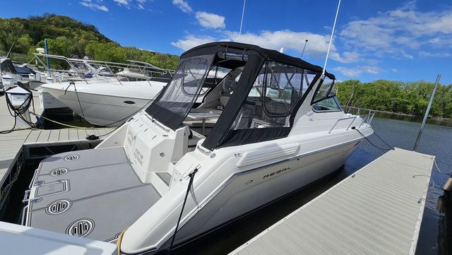 1997 Regal Commodore 402 - 2