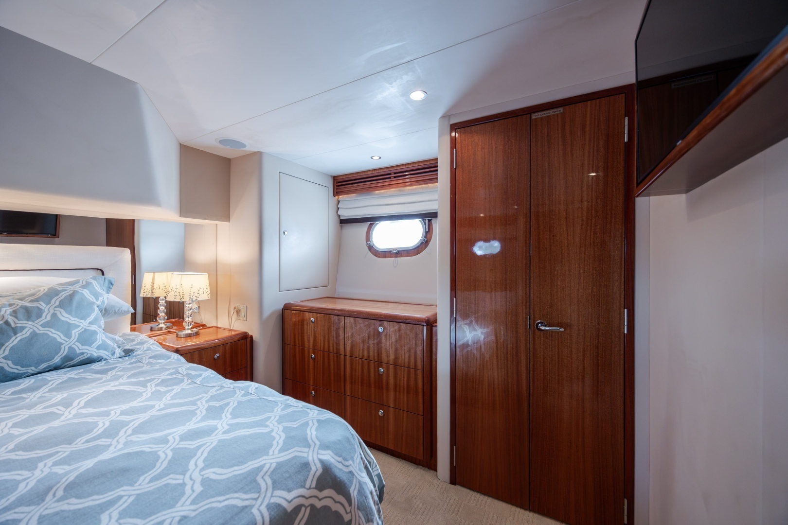 2008 Hatteras Motor Yacht - Image 53