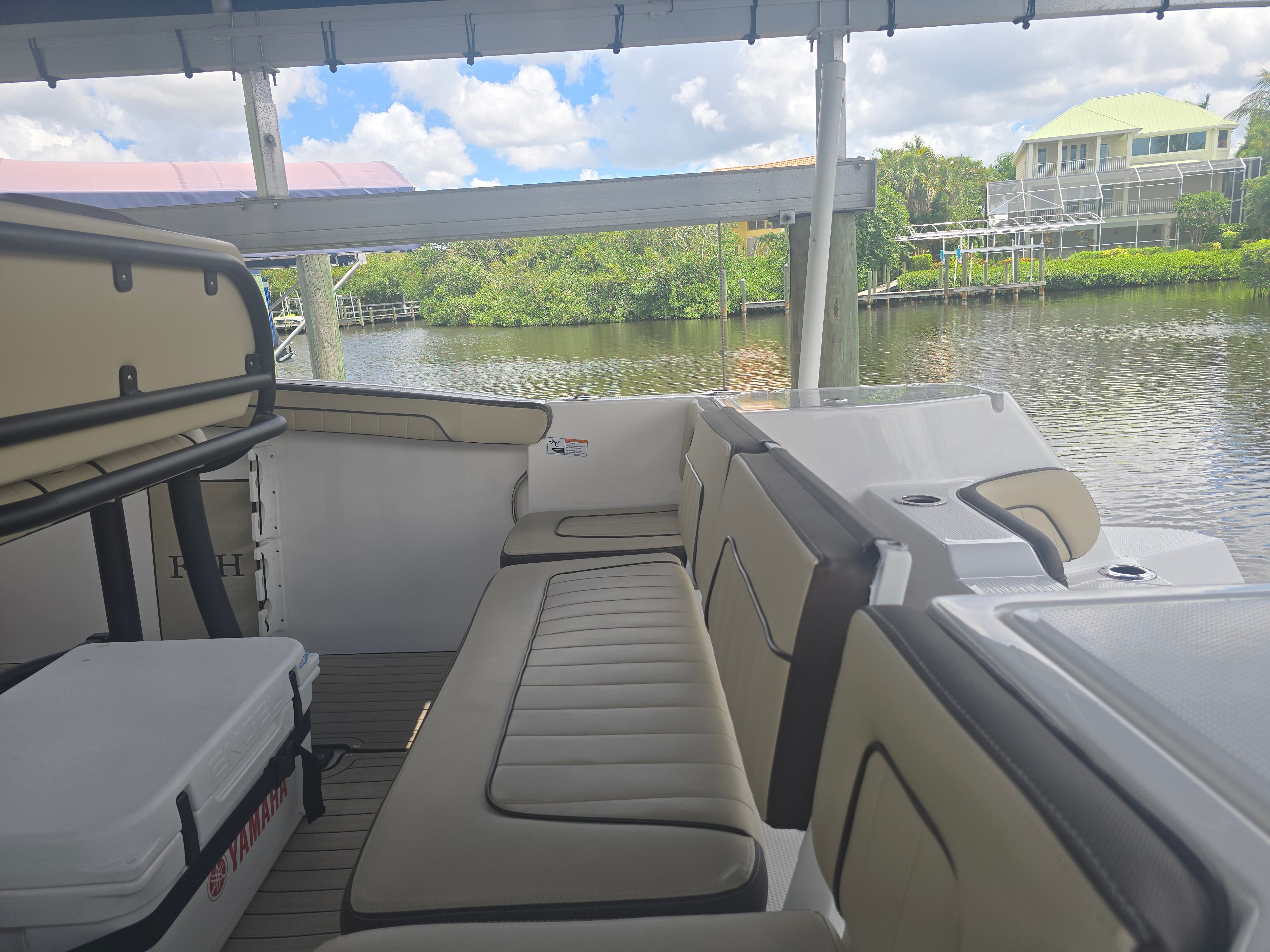 2024 Yamaha Boats FSH255 - 10