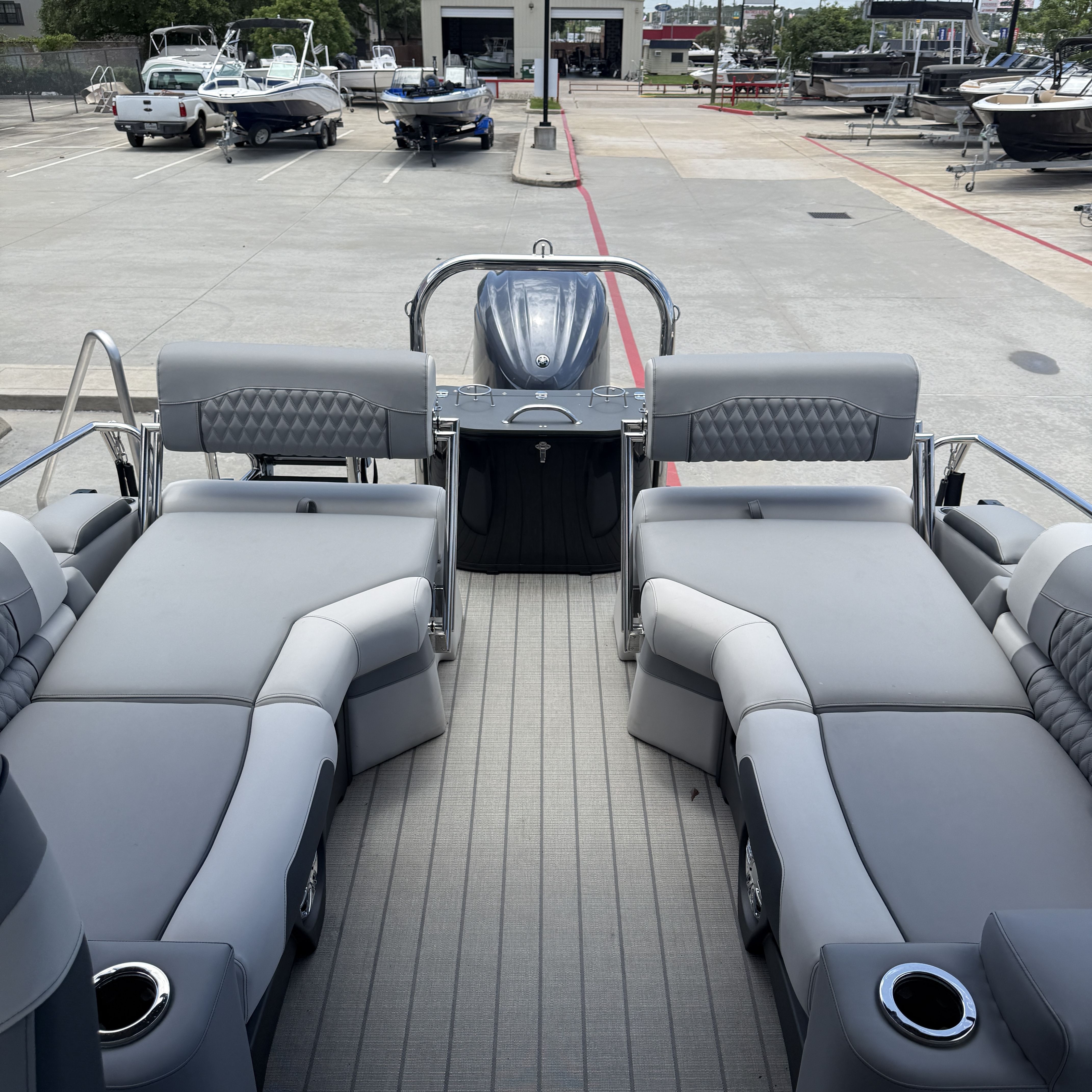 2026 Avalon Catalina Quad Lounge Shift - 23' - 18