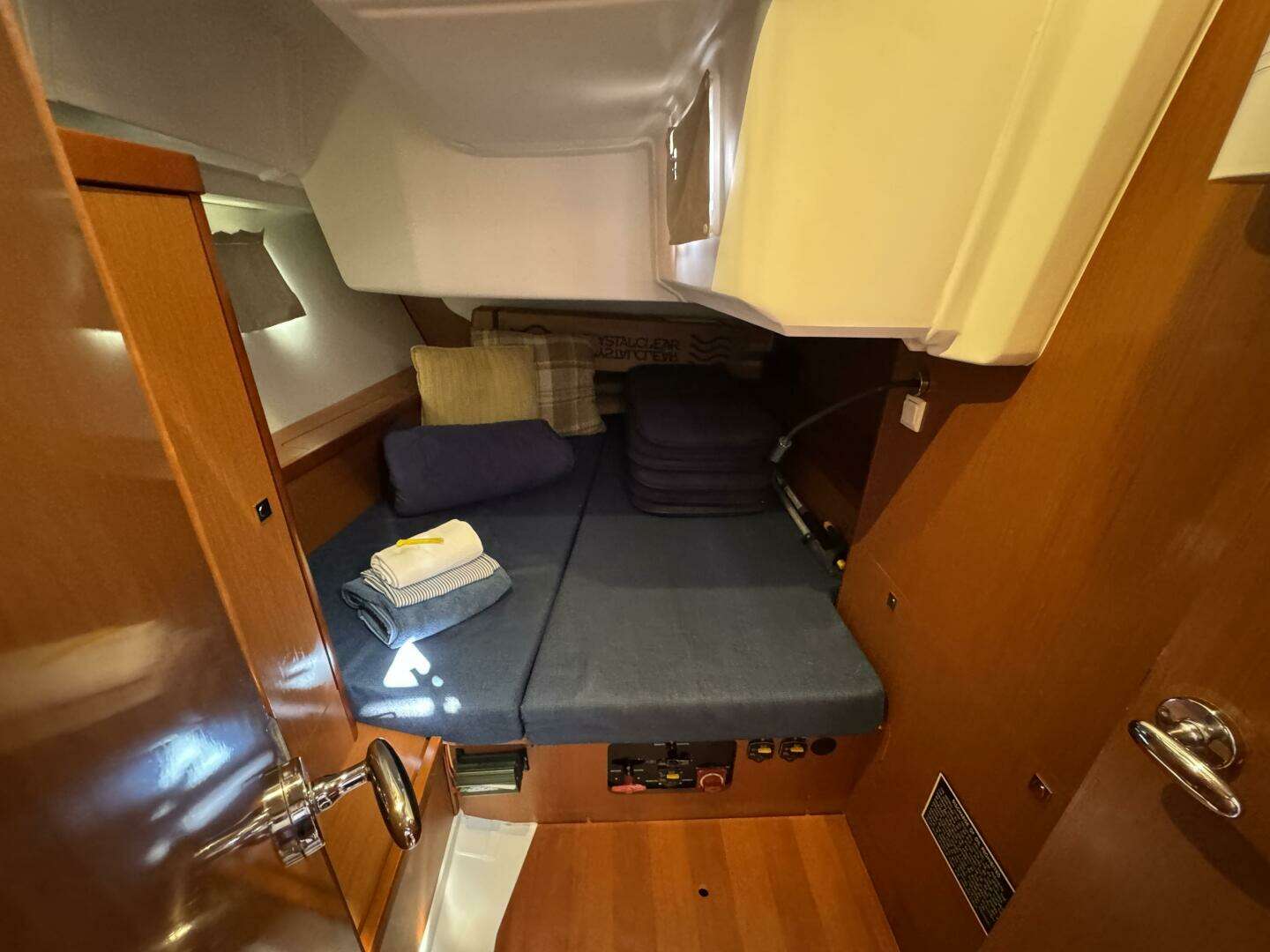 2016 Beneteau Oceanis 45 - Image 41
