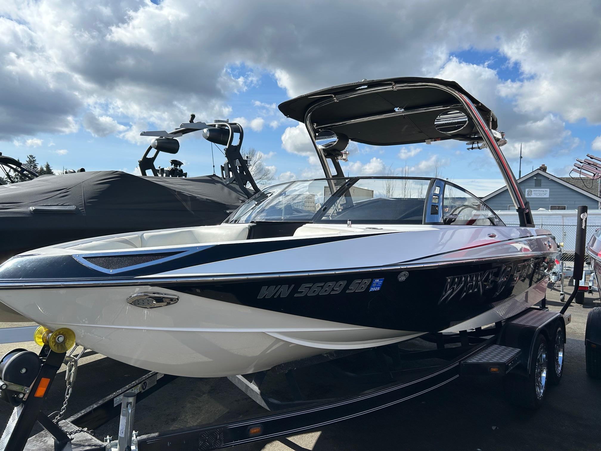 2013 Malibu Wakesetter 20 VTX