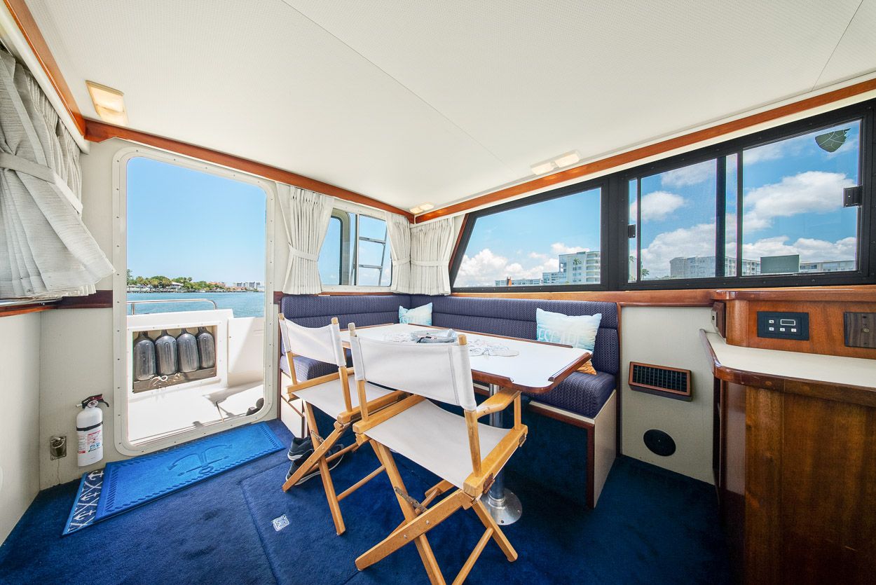 2001 Camano 31 Trawler - 17