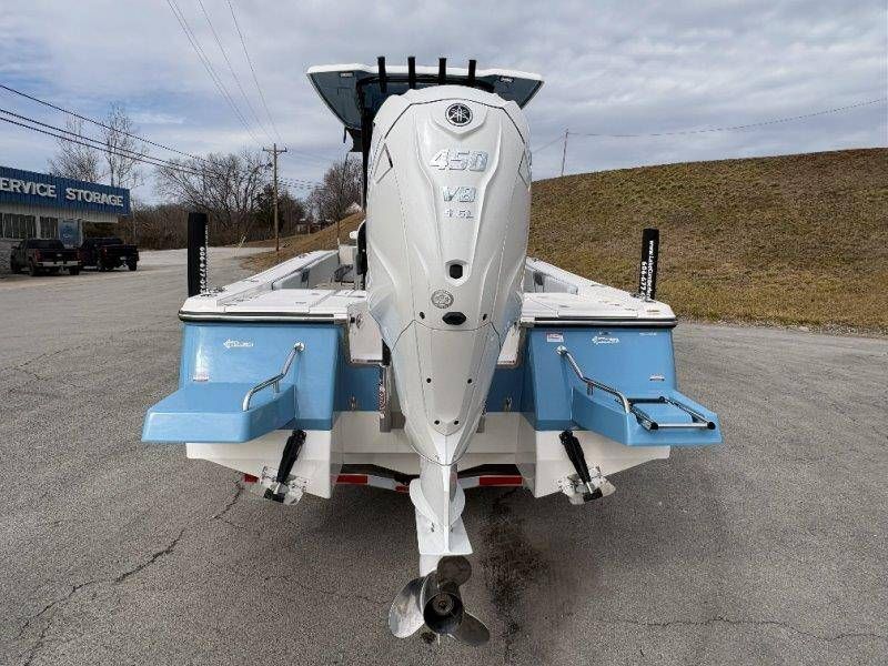 2026 Robalo 266 Cayman - 25