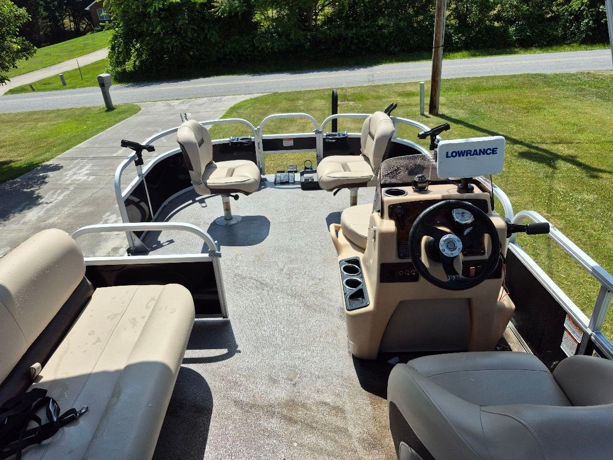 2018 Bass Tracker Bass Buggy 18 DLX - 8