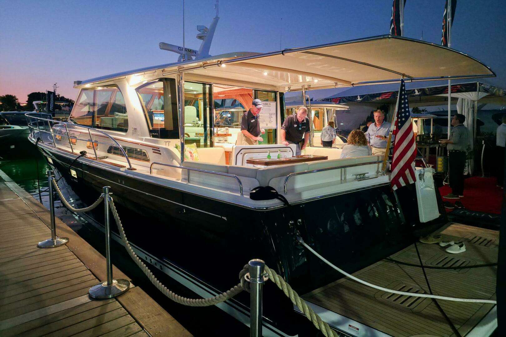 2027 Sabre 51 Salon Express - Image 5