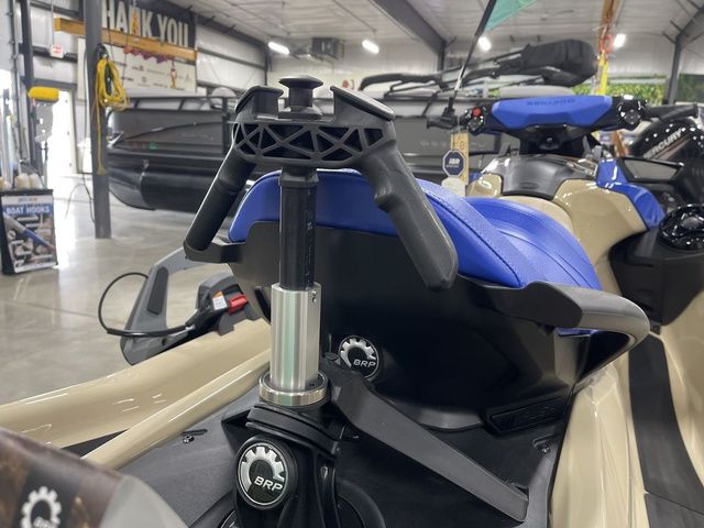 2026 Sea-Doo Wake 170 BRP Premium Audio, iDF, iBR - 10