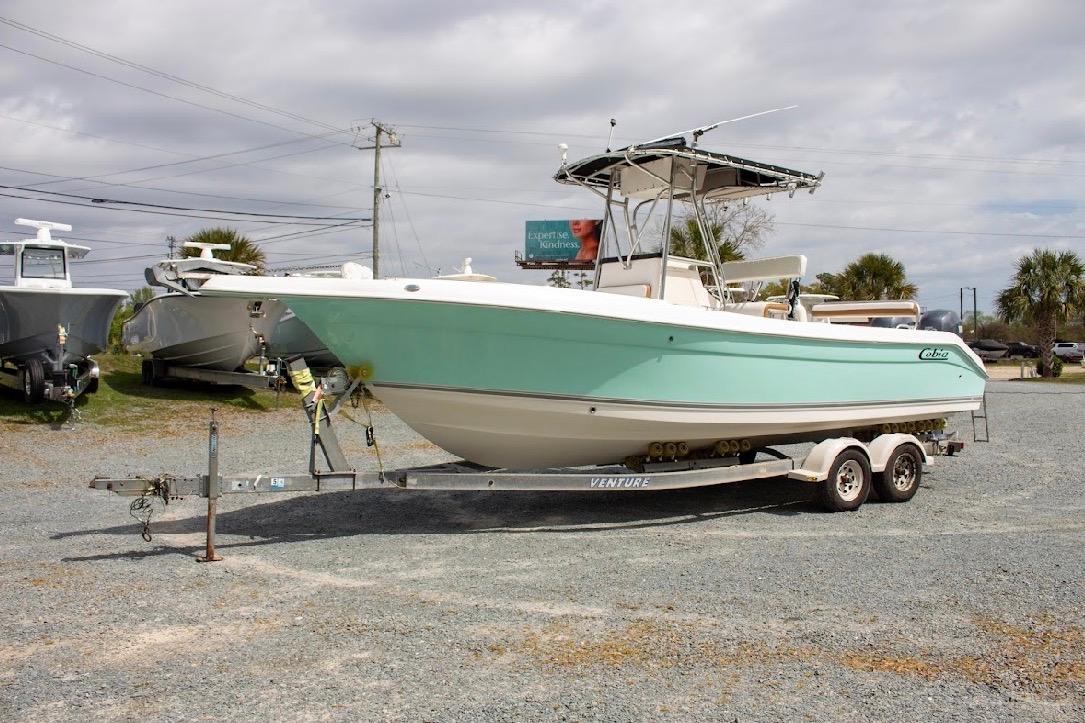 2004 Cobia 274 Center Console