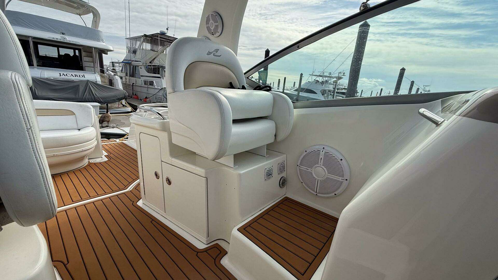 2008 Sea Ray 340 Sundancer - Image 18