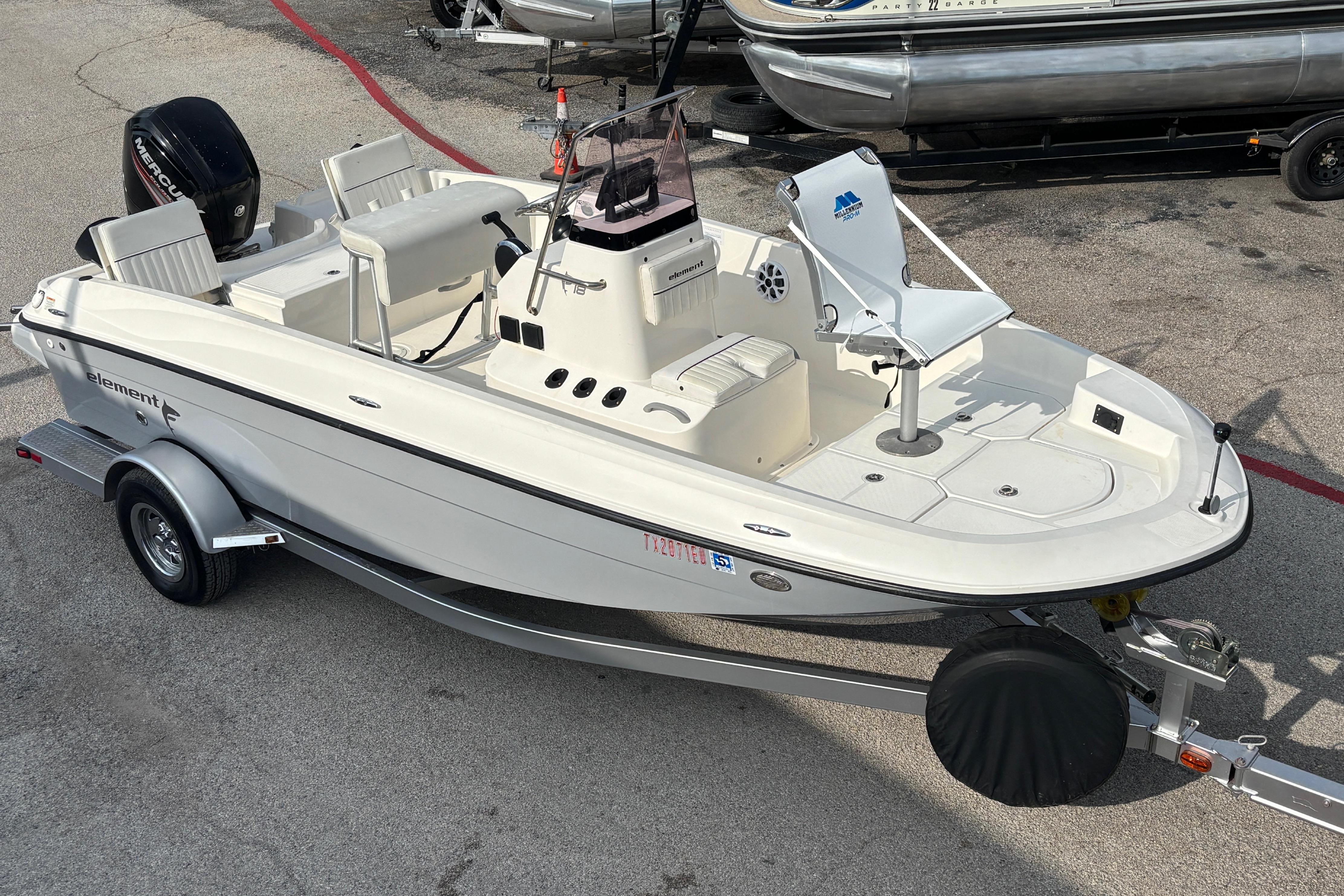 2019 Bayliner Element F18
