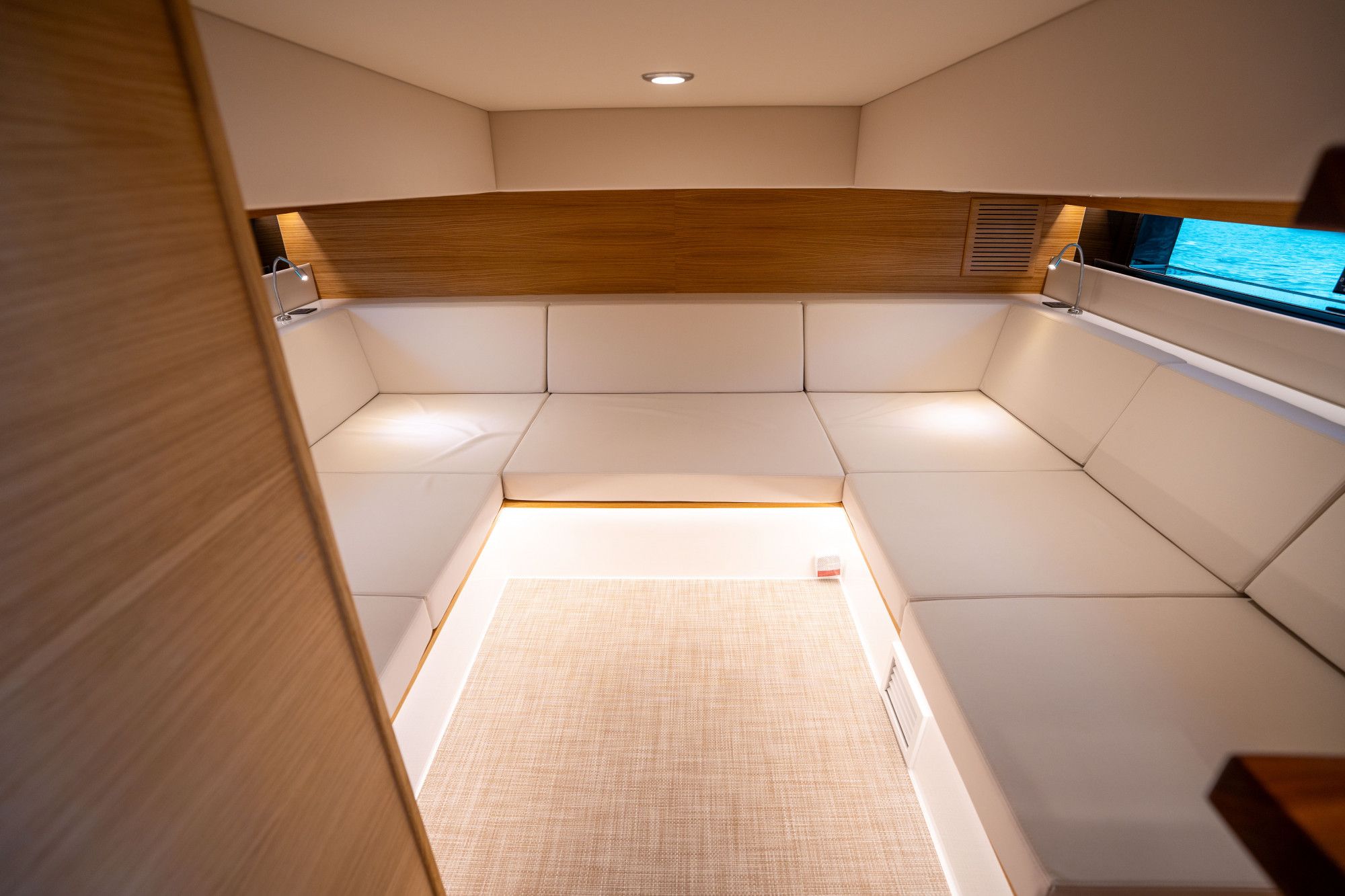 2025 De Antonio Yachts D42 Open - 42