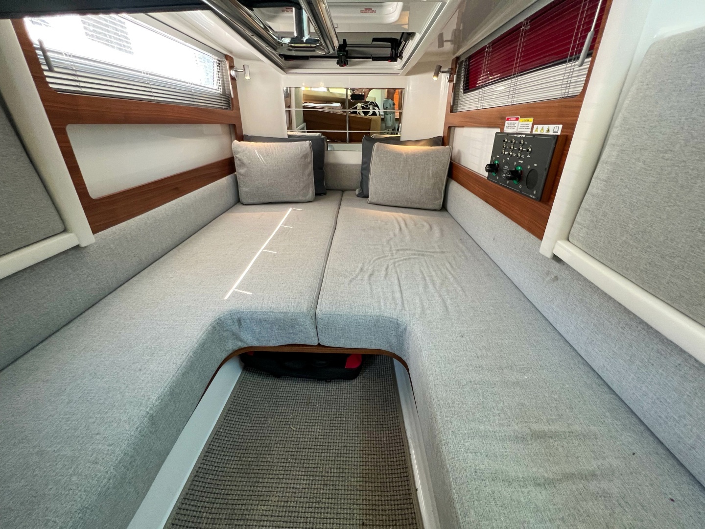 2020 Axopar 28 Cabin - Image 24