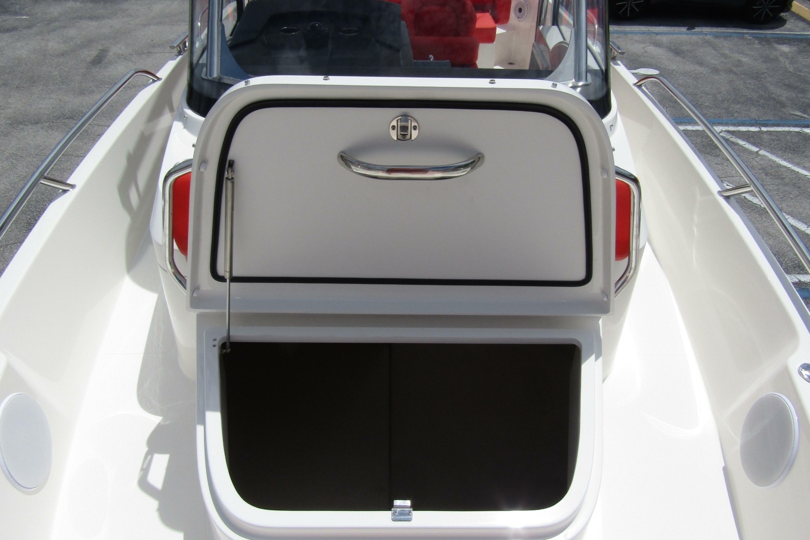 2024 Nimbus Tender 8 - Image 13