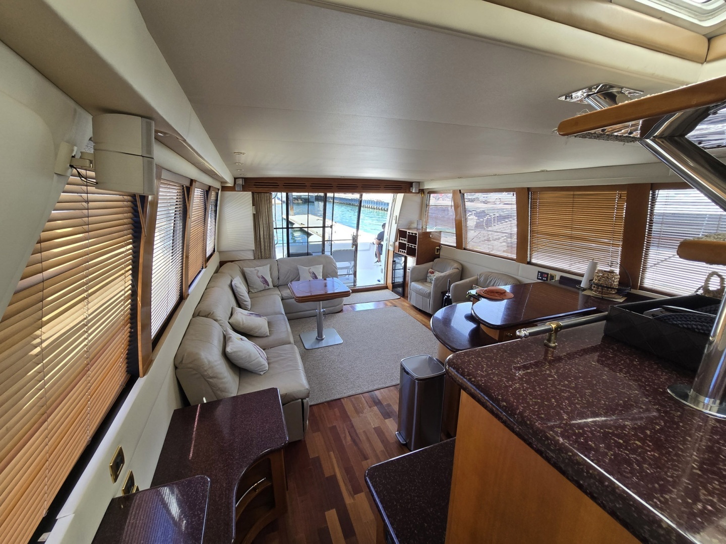 2001 Carver 570 Voyager Pilothouse - Image 28
