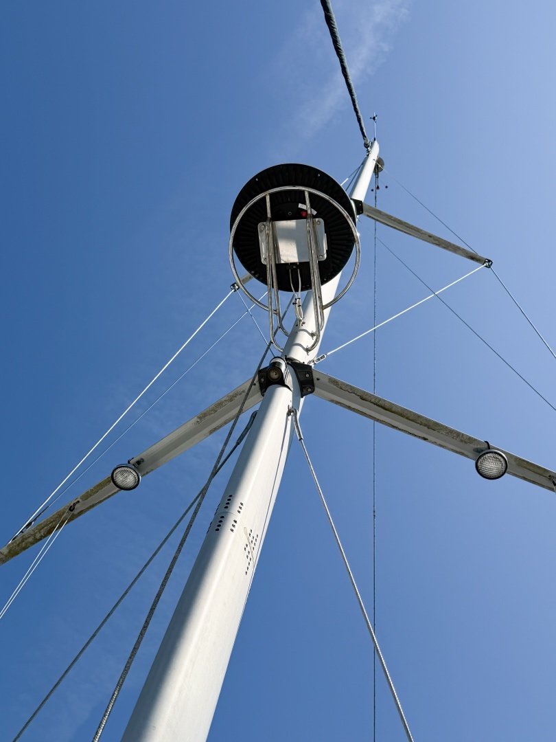 2005 Hunter 36 - Image 84